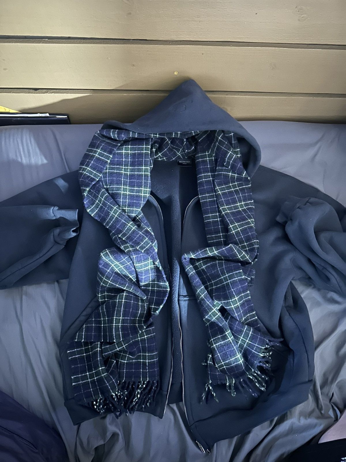 Balenciaga Balenciaga Scarf incognito hoodie size 2 Size US M / EU 48-50 / 2 - 11 Thumbnail