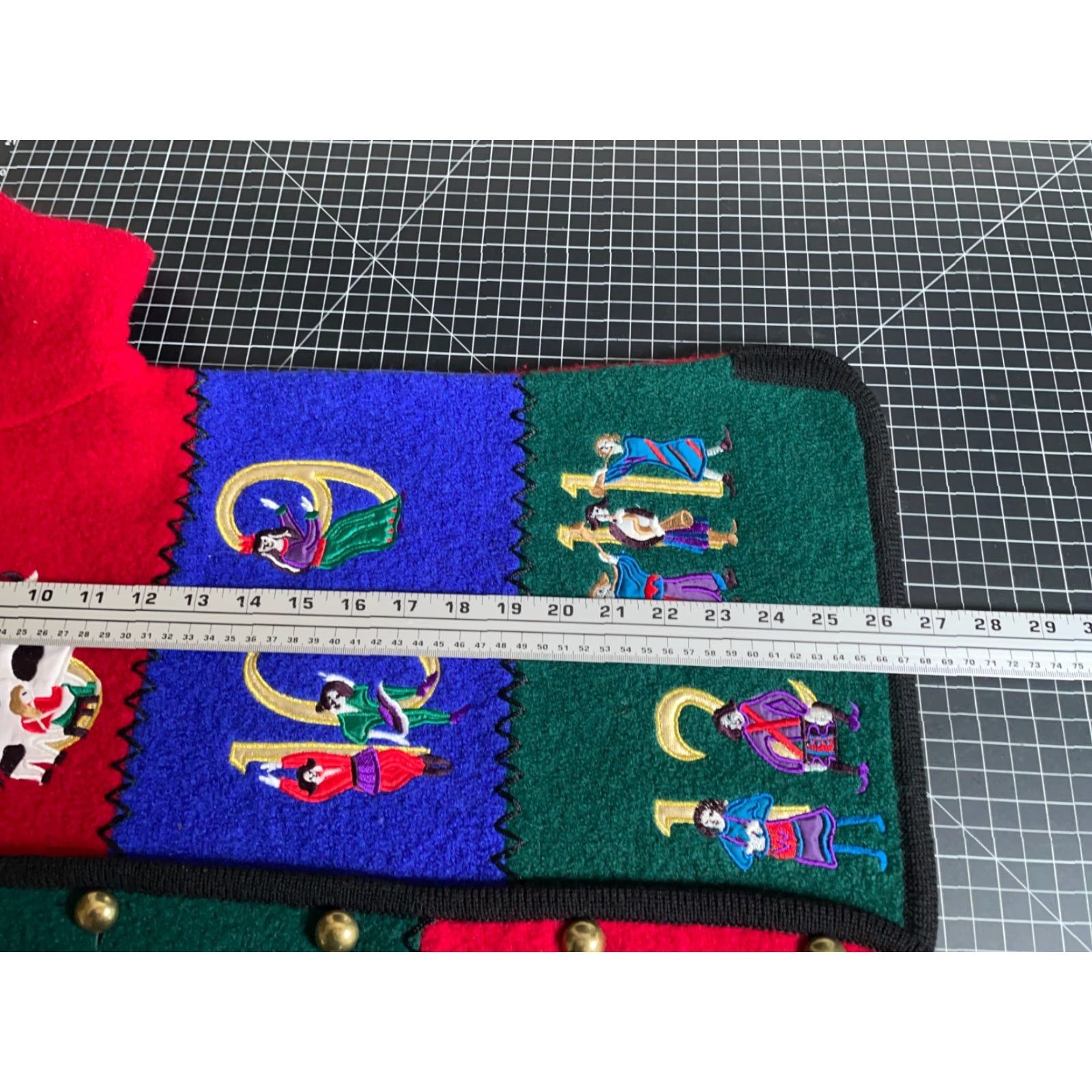 Vintage VINTAGE Tally Ho Sweater Cardigan Women’s Medium Red 12 Days of Christmas 90s Ugly Christmas Santa Crew Neck Long Sleeve Wool Knit Pattern Geometric Size M / US 6-8 / IT 42-44 - 6 Thumbnail