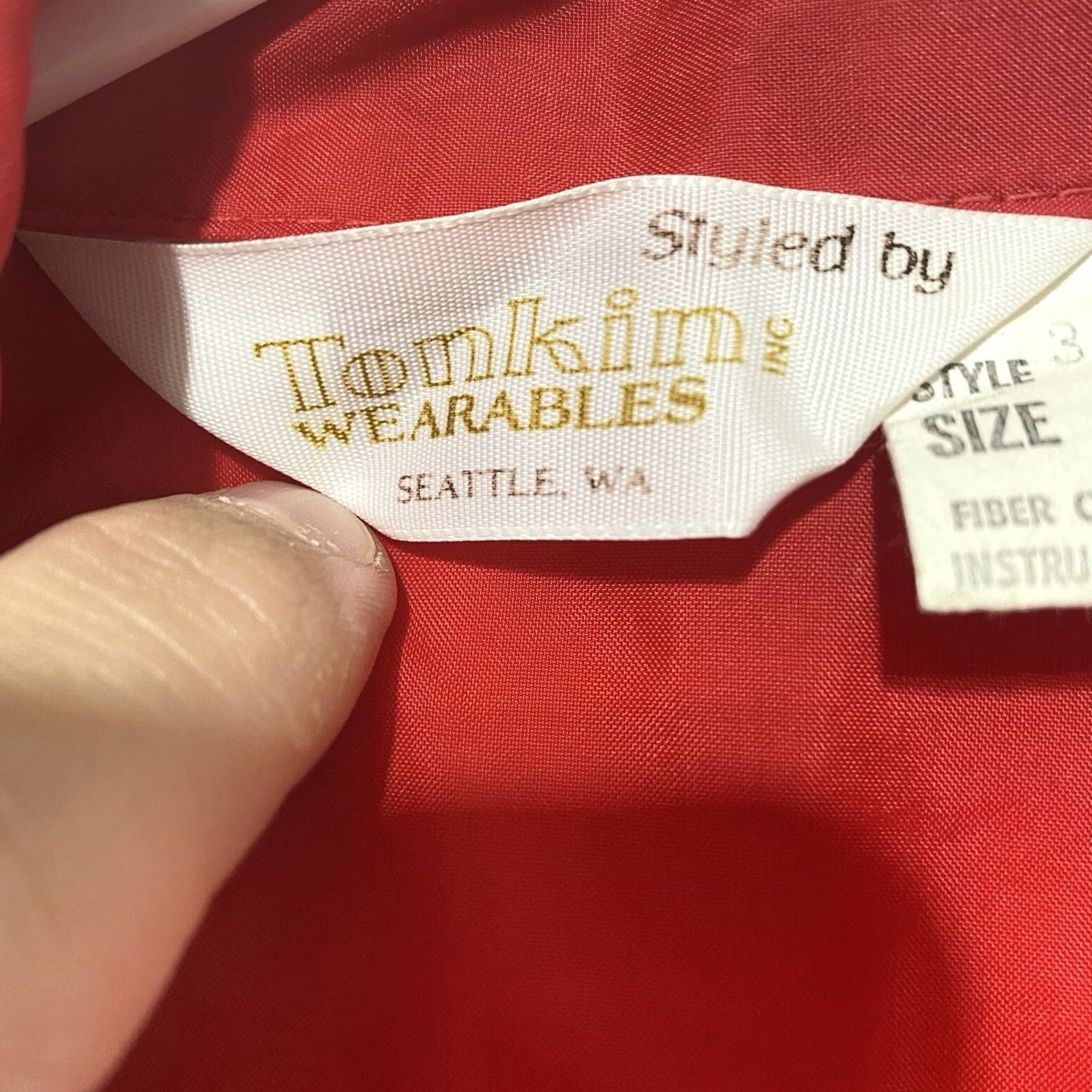 Vintage VINTAGE Tompkins Wearables Windbreaker Jacket L Red 80s Full Zip Mens Size US L / EU 52-54 / 3 - 5 Thumbnail