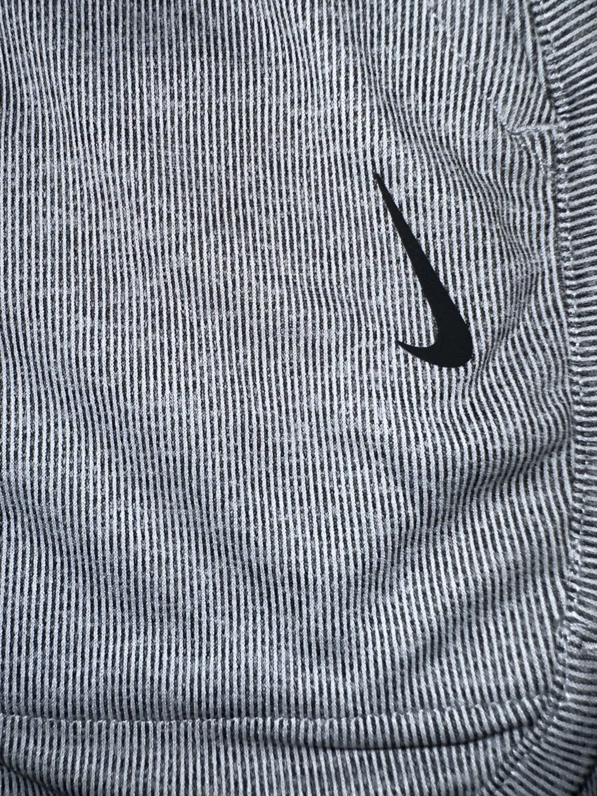 Nike Nike Yoga Women's Ribbed Shorts Size 32" / US 10 / IT 46 - 3 Thumbnail