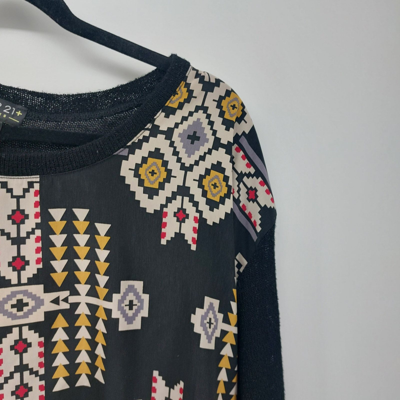 Other Forever 21 Plus Sz 2X Aztec Southwestern Print Light Sweater Size XXL / US 16-18 / IT 52-54 - 7 Thumbnail