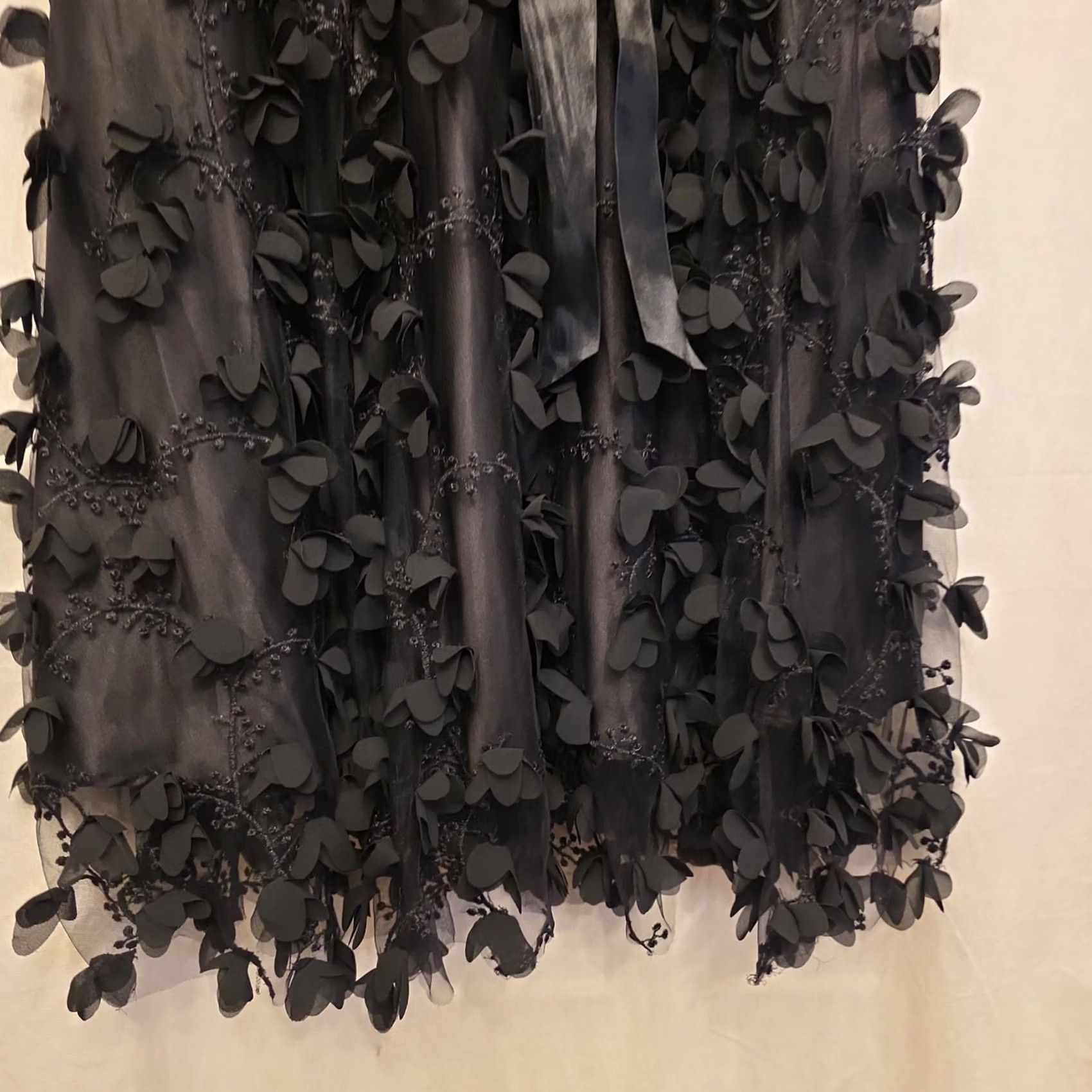 Vintage Tahari-Levine Studio Dress Womens 10 Black Tulle 3D Floral Beaded Belted Midi Size L / US 10 / IT 46 - 4 Thumbnail