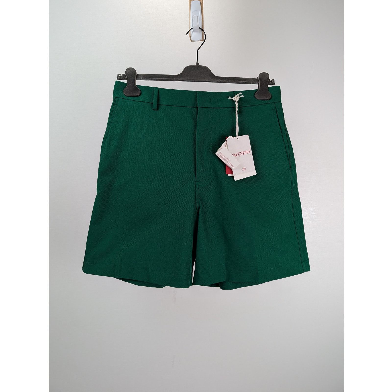 Valentino o1rshd1 CC20 Valentino Green Creased Shorts in Basil Green Size US 34 / EU 50 - 4 Thumbnail
