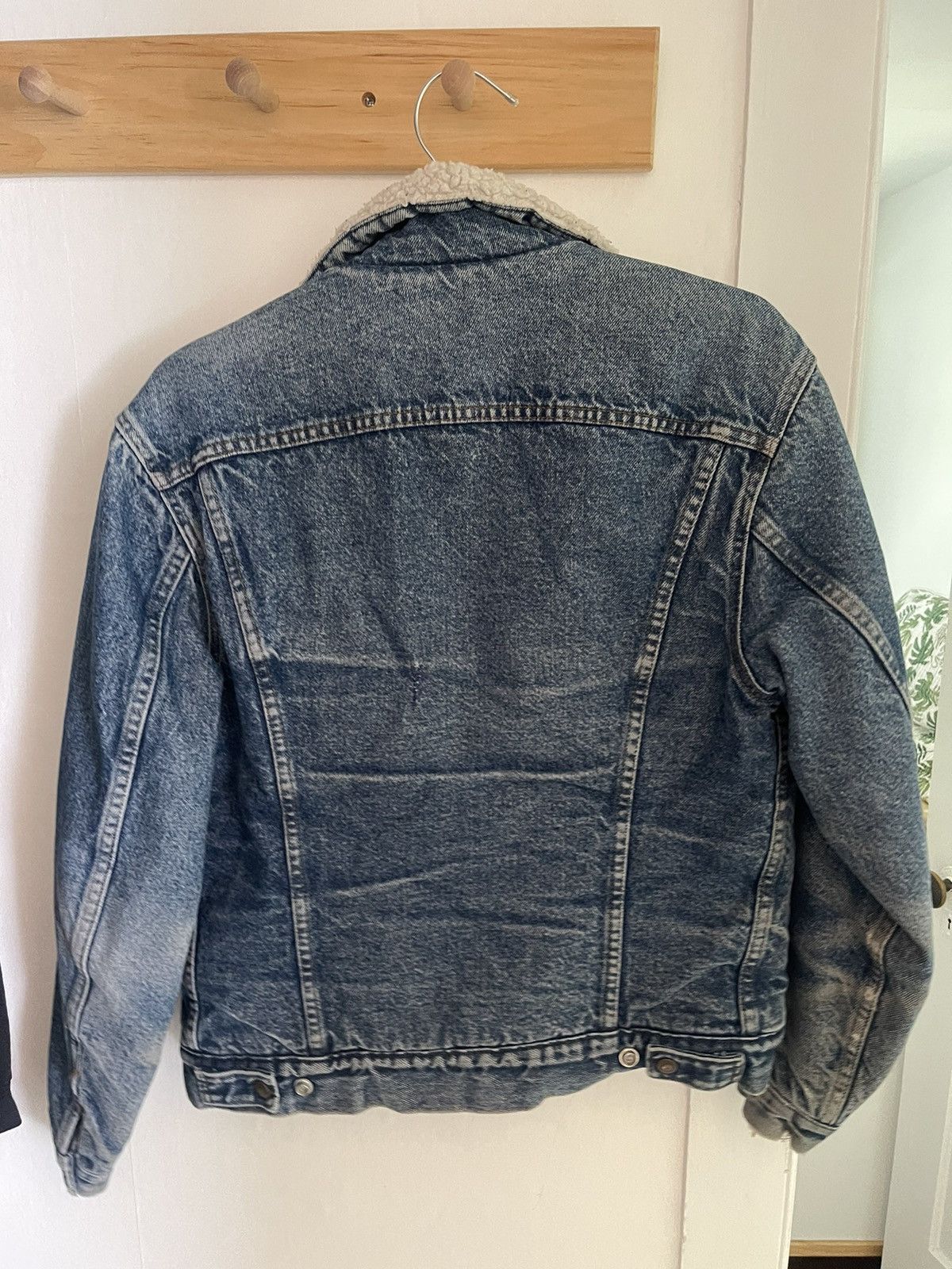 Levi's × Levi's Vintage Clothing × Vintage Vintage Levi’s USA Sherpa Trucker Stonewashed Denim Jacket Size US M / EU 48-50 / 2 - 2 Thumbnail