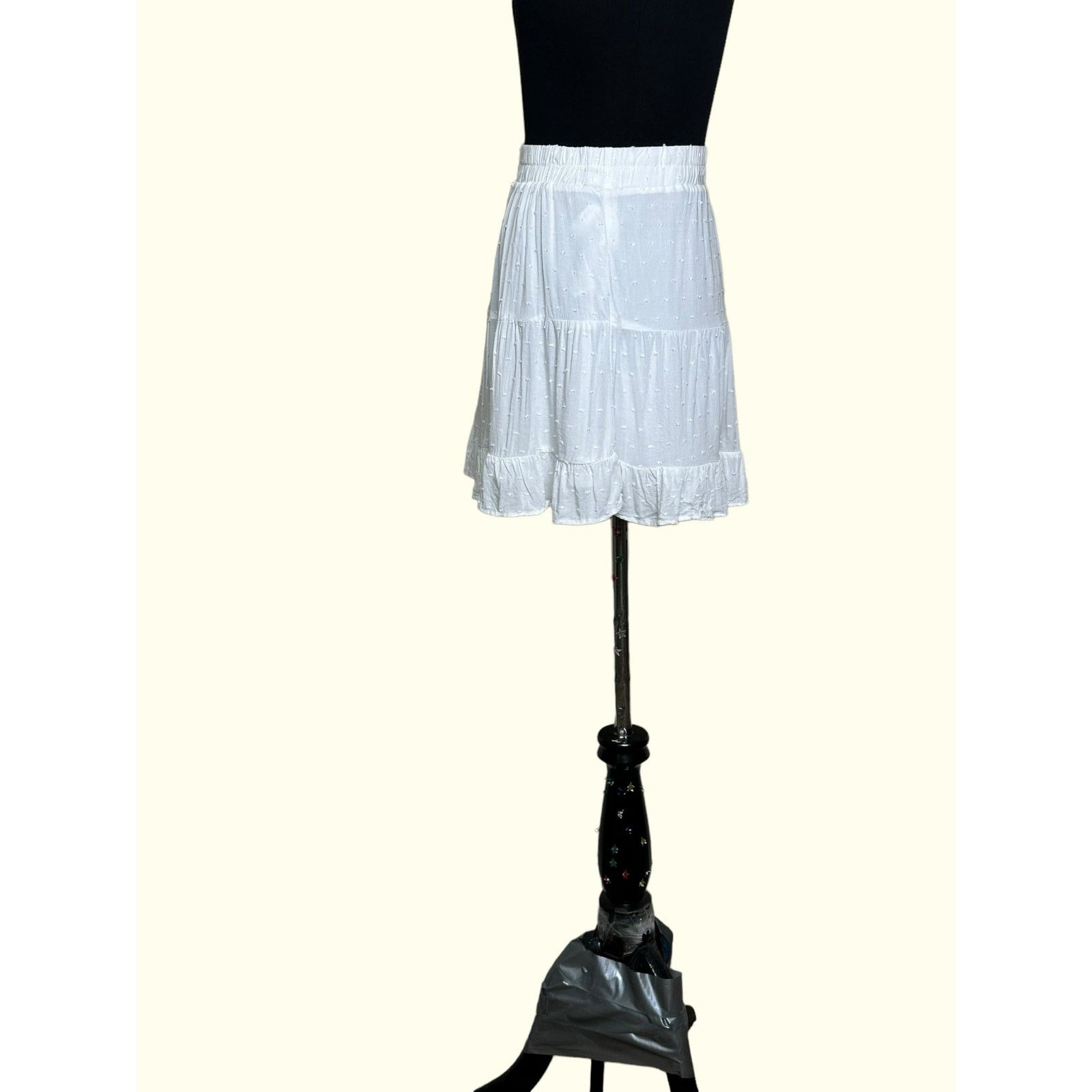 Forever 21 Forever 21 white pull on mini skirt size M Size 30" / US 8 / IT 44 - 8 Thumbnail