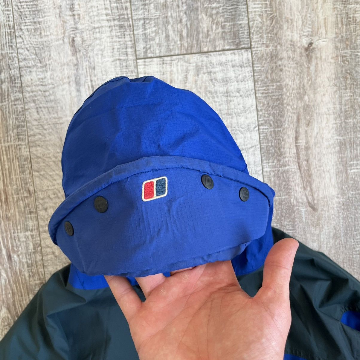 Berghaus × Goretex × Vintage Vintage berghaus Mera peak gore Tex xcr jacket Size US S / EU 44-46 / 1 - 5 Thumbnail