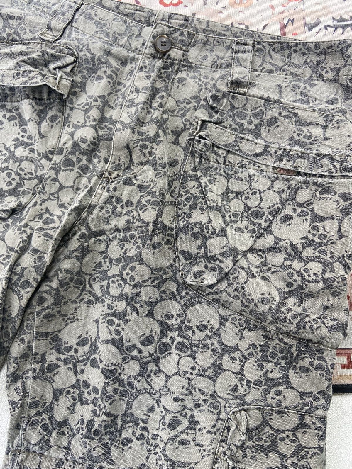 Neighborhood 00s Vintage Neigborhood skull print shortpants Size US 34 / EU 50 - 4 Thumbnail
