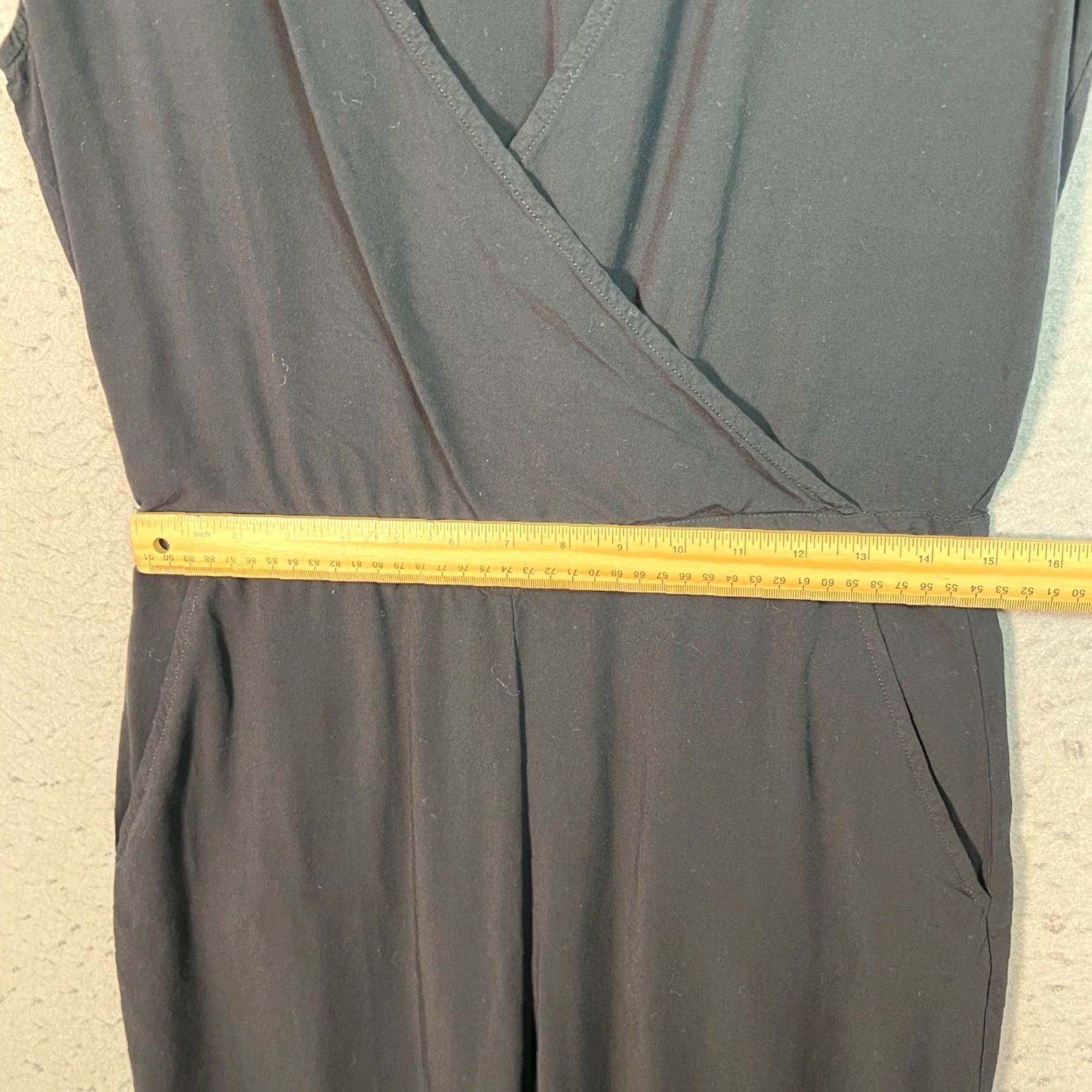 J.Crew J.CREW WOMENS Jumpsuit Short Sleeve V-Neck Black Wrap One-Piece Viscose MW (Adult) - Regular, 24 in Inseam, 8/10 Condition, Casual, Spring/Summer Size 32" / US 10 / IT 46 - 7 Thumbnail