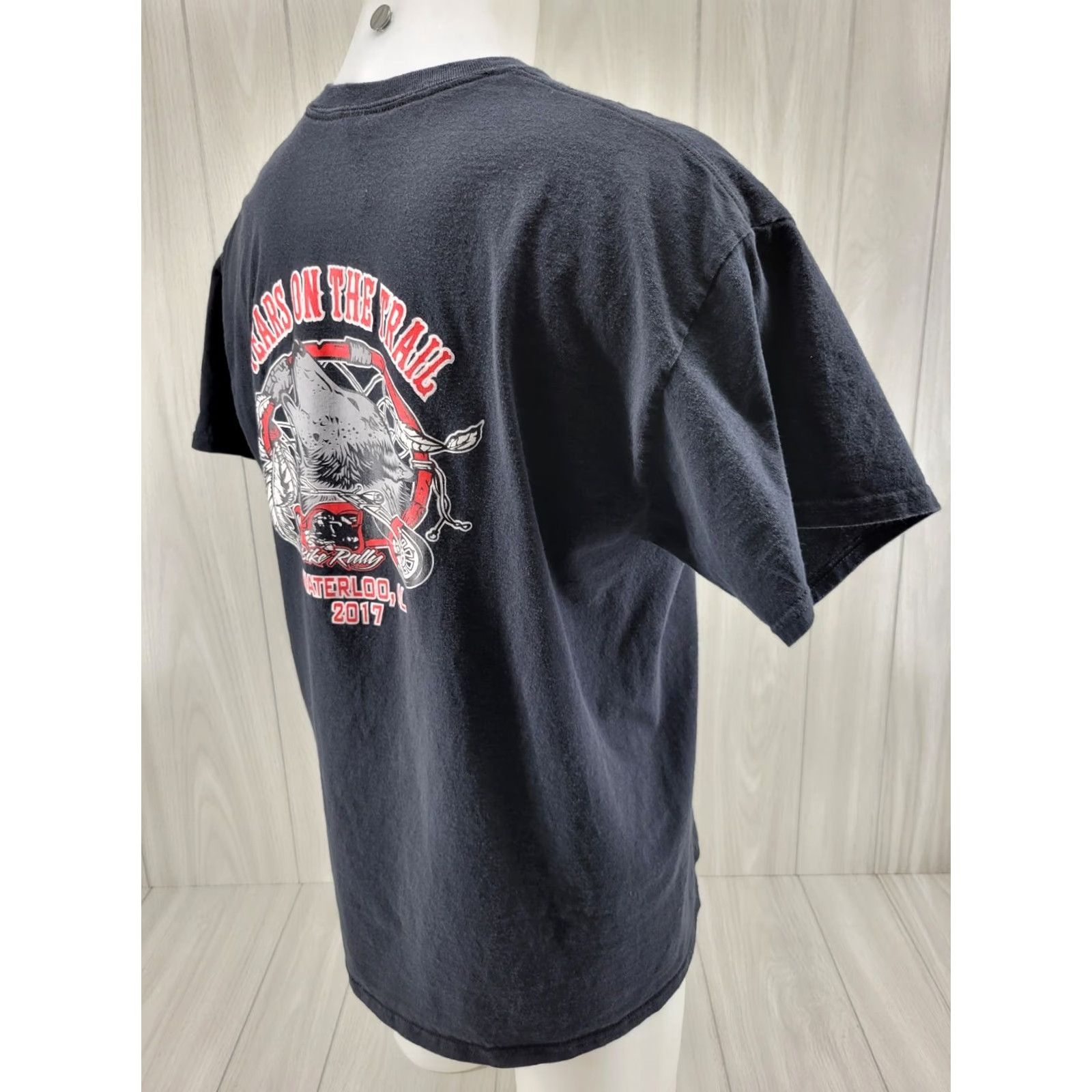 Gildan VINTAGE End of The Trail Waterloo AL Biker Rally 2017 Shirt XL Size US XL / EU 56 / 4 - 7 Thumbnail