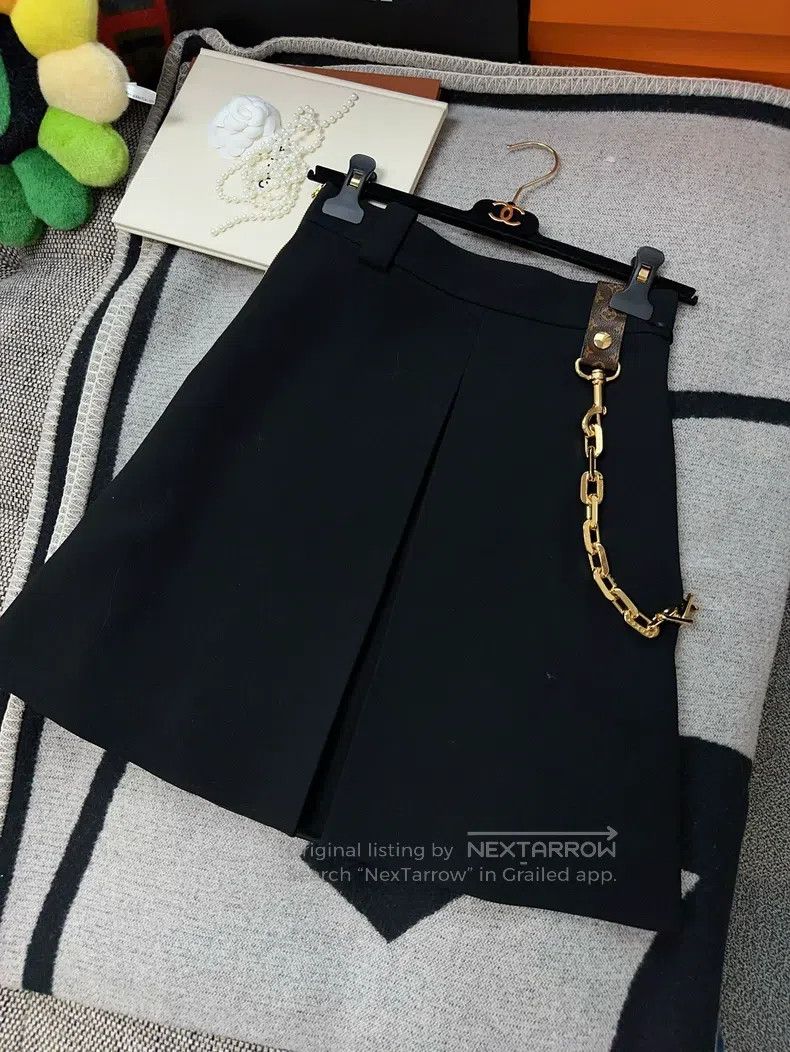 Louis Vuitton Louis Vuitton Thick Chain Hanging Black Old Flower Button Size 35" - 1 Thumbnail