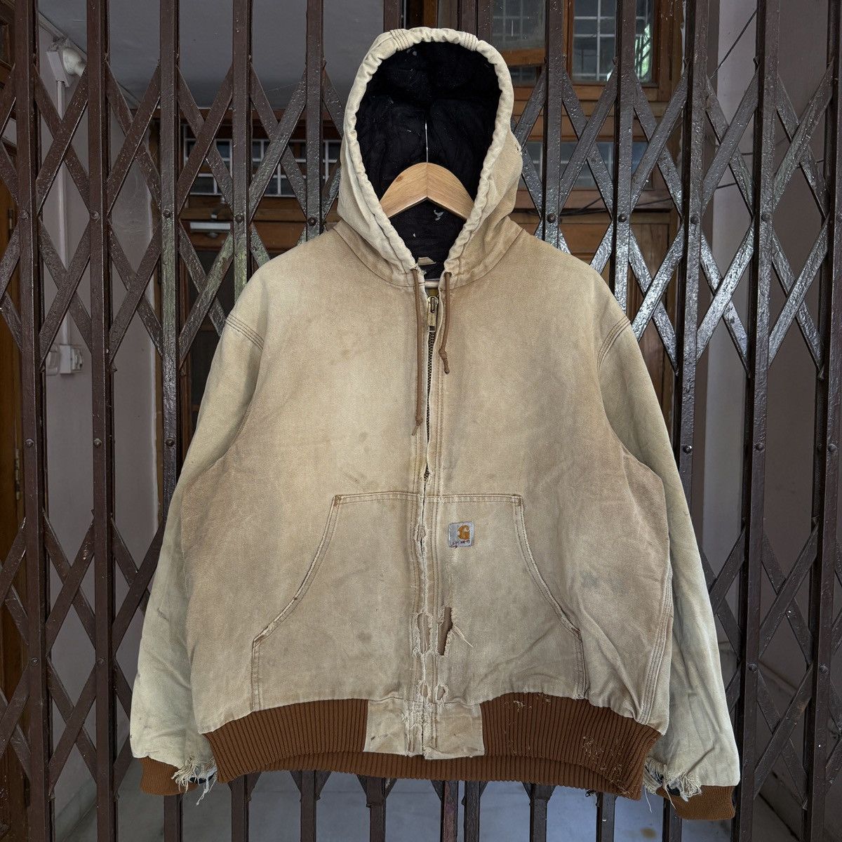 Vintage Carhartt Active Thrashed Brown Jacket J140 BRN