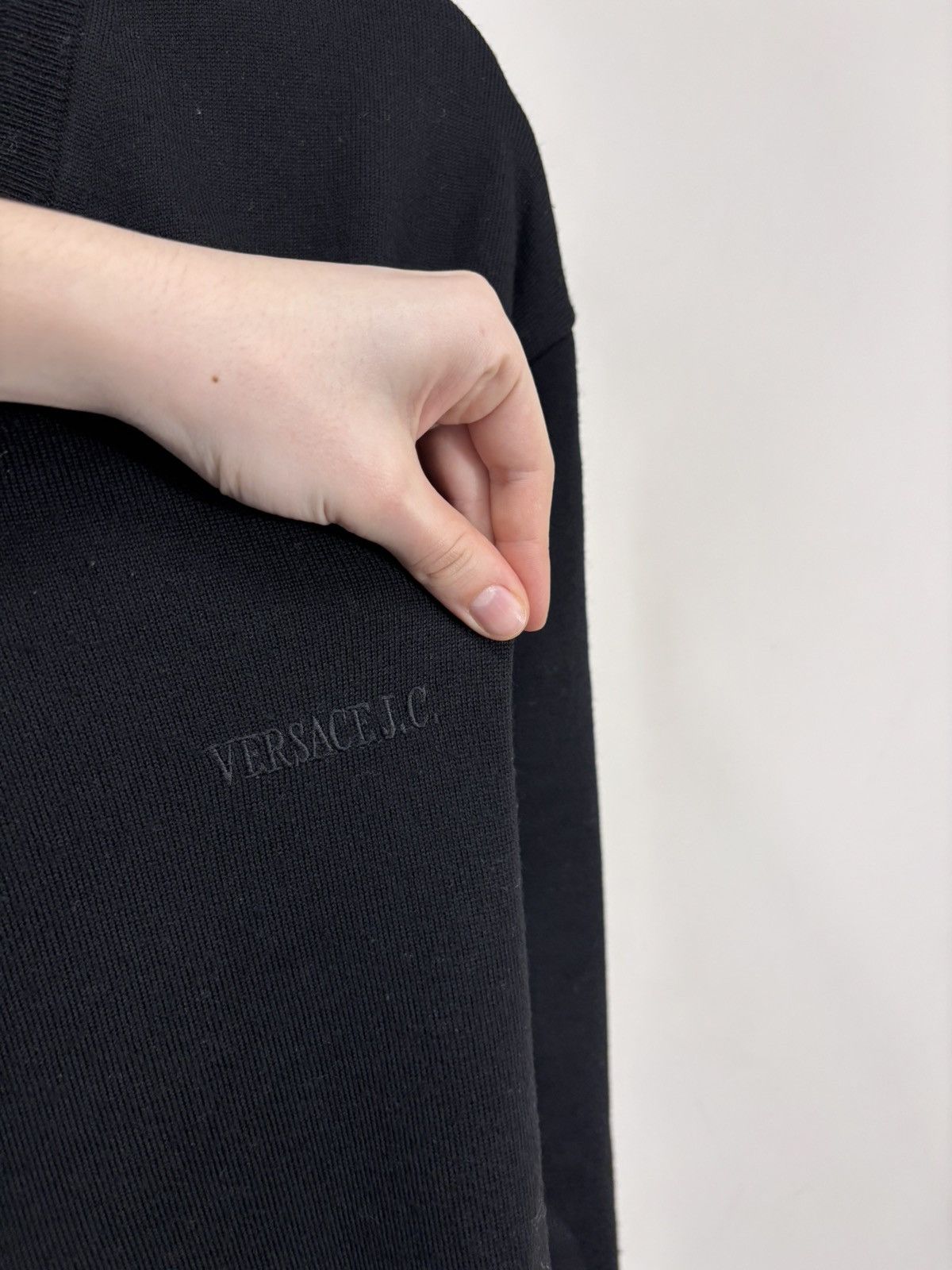 Versace Jeans Couture Vintage Versace Jeans Couture Black Wool V-Neck Sweater Size US XL / EU 56 / 4 - 3 Thumbnail
