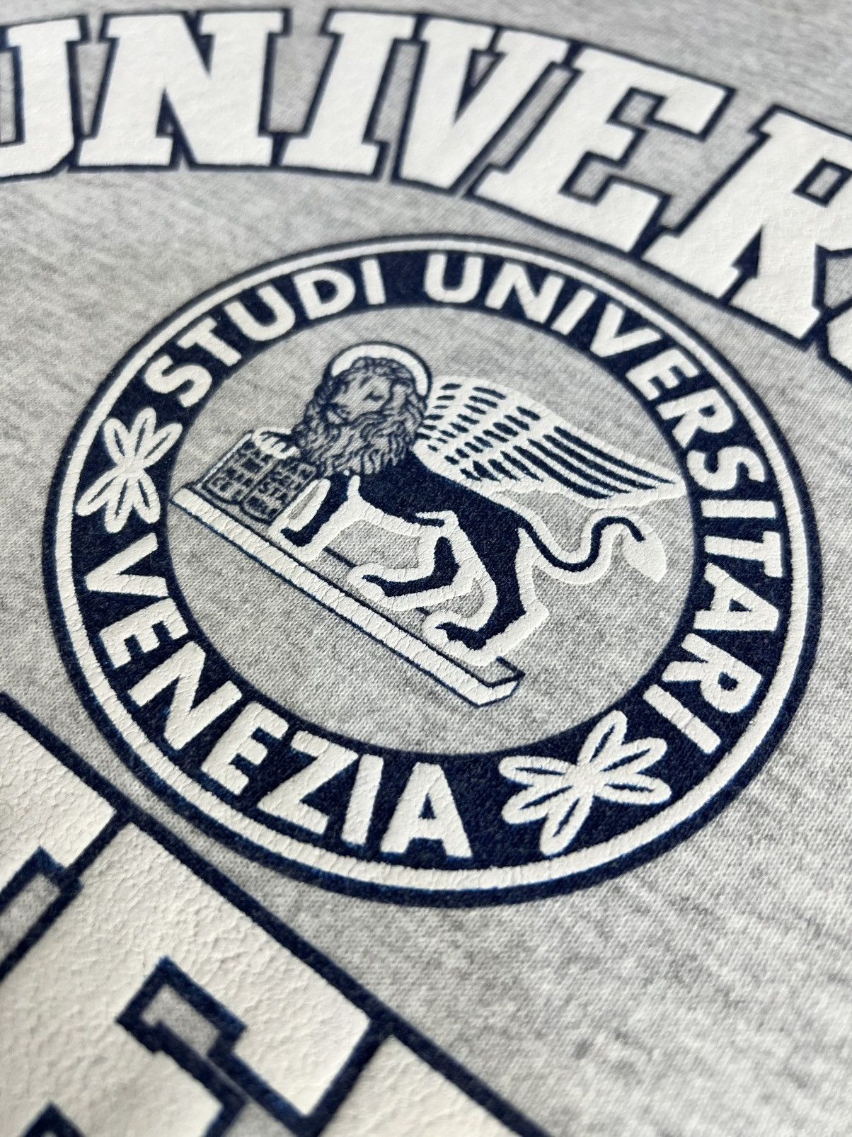 Vintage Vintage Venezia Universita Italy Crew Neck Size US M / EU 48-50 / 2 - 5 Thumbnail