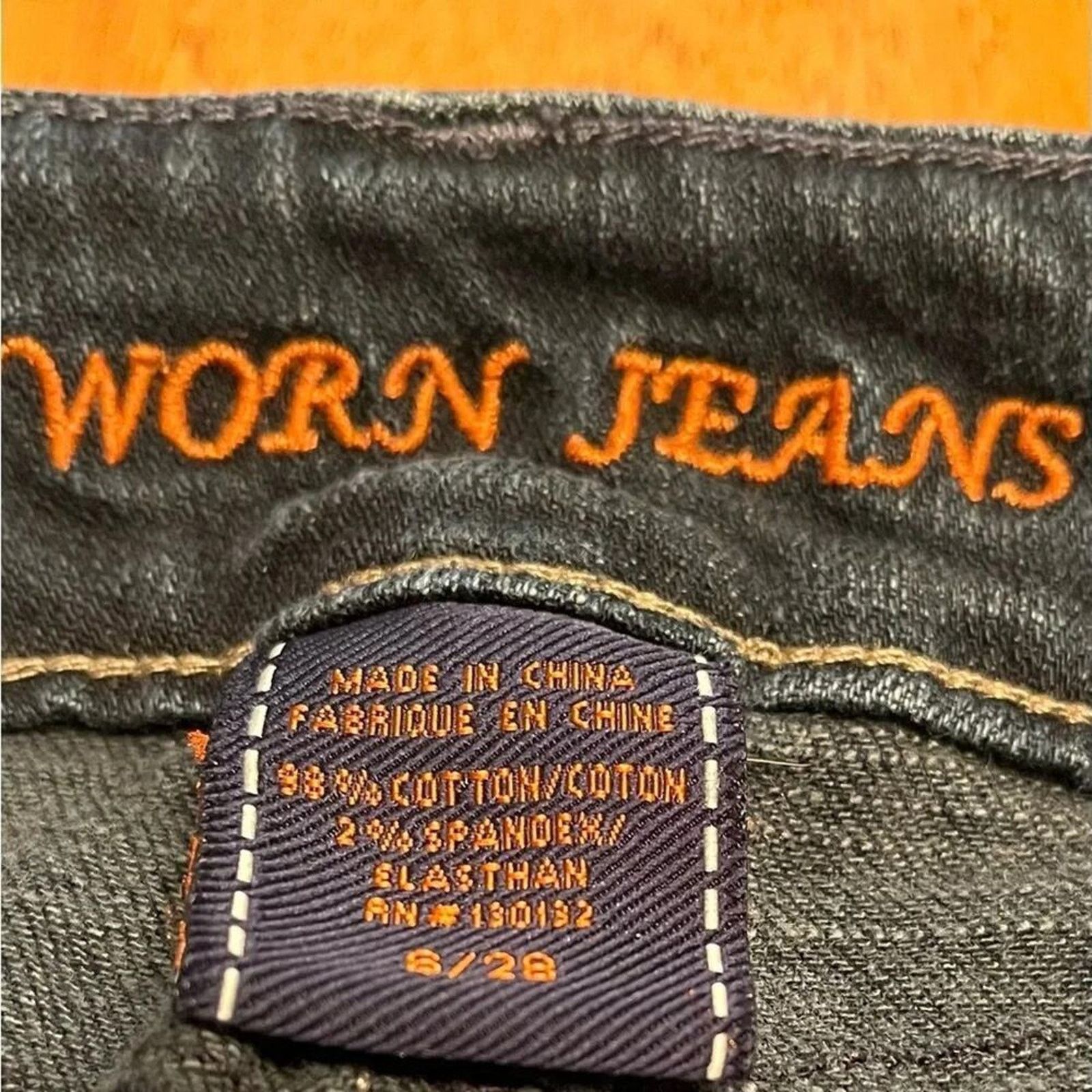 The Unbranded Brand Worn Jeans in good condition, size 6 (28) Size 28" / US 6 / IT 42 - 2 Thumbnail