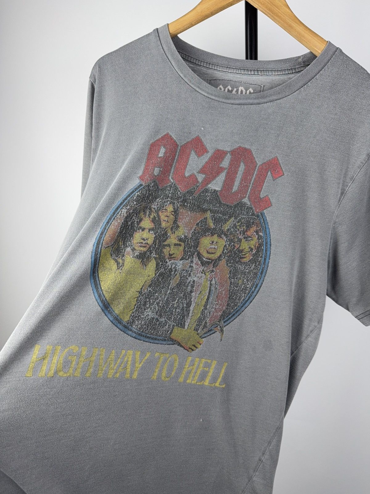 AC/DC 2019 AC/DC Highway to Hell Vintage Wash Tee by Pull&Bear Size US L / EU 52-54 / 3 - 2 Thumbnail