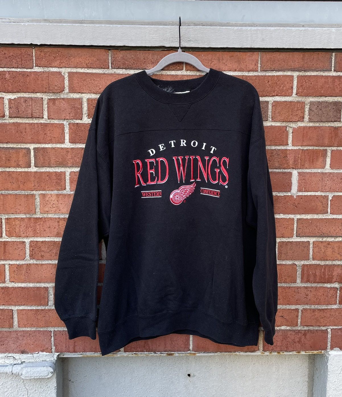 Lee VTG 90s Lee Sport NHL Detroit Red Wings Embroidered Crewneck Size US XL / EU 56 / 4 - 1 Thumbnail
