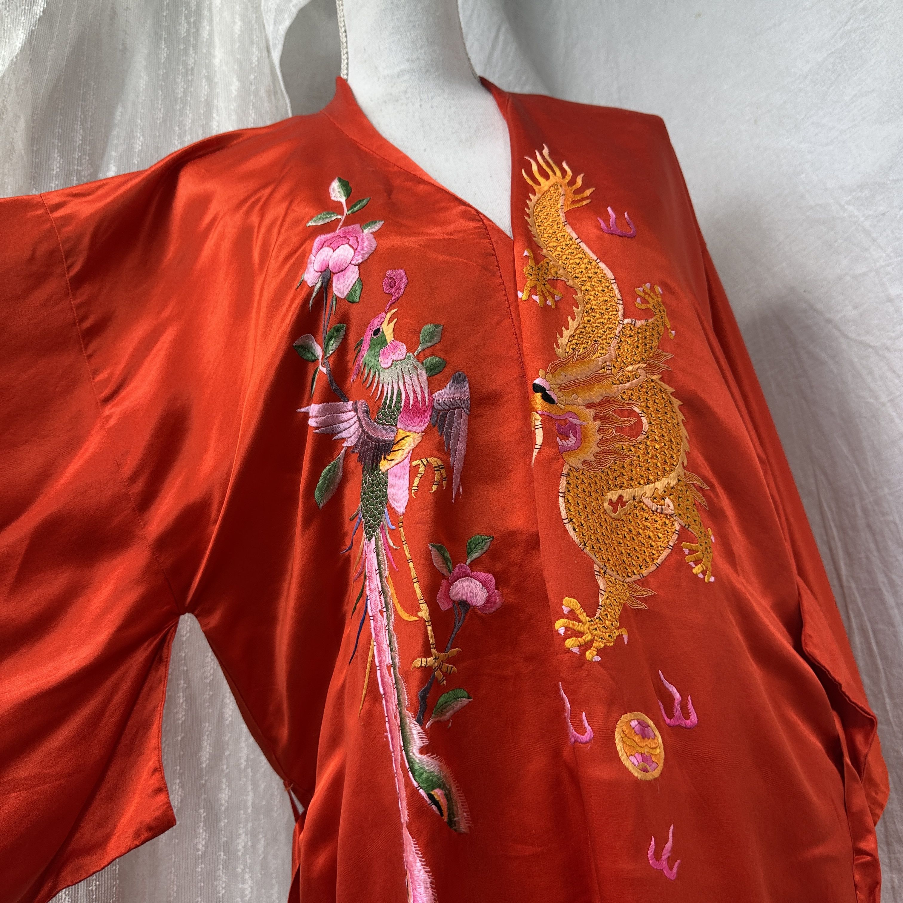 Vintage Vintage Japaneese Silk Embroidered Kimono Y2K Size M / US 6-8 / IT 42-44 - 12 Thumbnail
