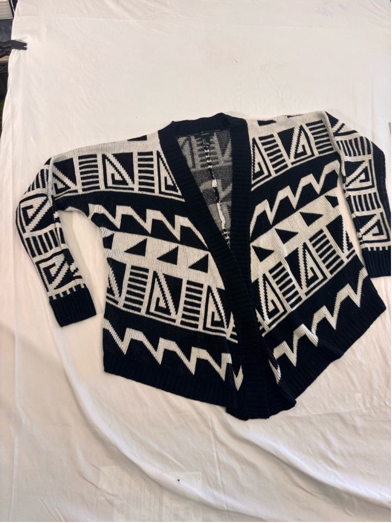 Forever 21 Women's Forever 21 Cardigan Size L Black White Patterned Size L / US 10 / IT 46 - 1 Thumbnail