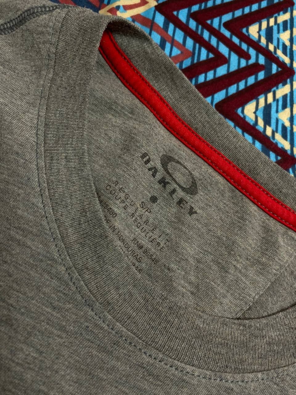 Oakley Streetwear T-Shirt Oakley big logo gray Y2K Vintage Size US S / EU 44-46 / 1 - 2 Thumbnail