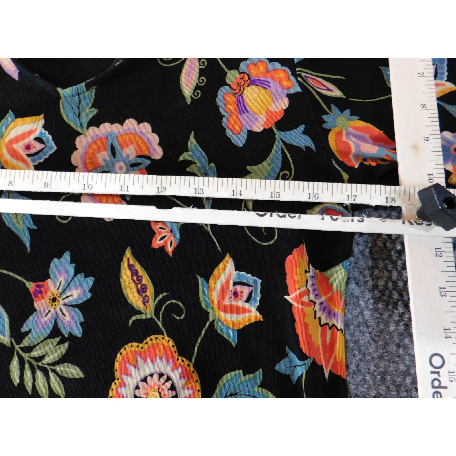 Vintage Choices Blouse Women S Black Floral Round Neck Long Sleeve Pullover Stretch Rayon Acetate Casual Shirt 2020s Basic Rose Pattern Women Size S / US 4 / IT 40 - 5 Thumbnail