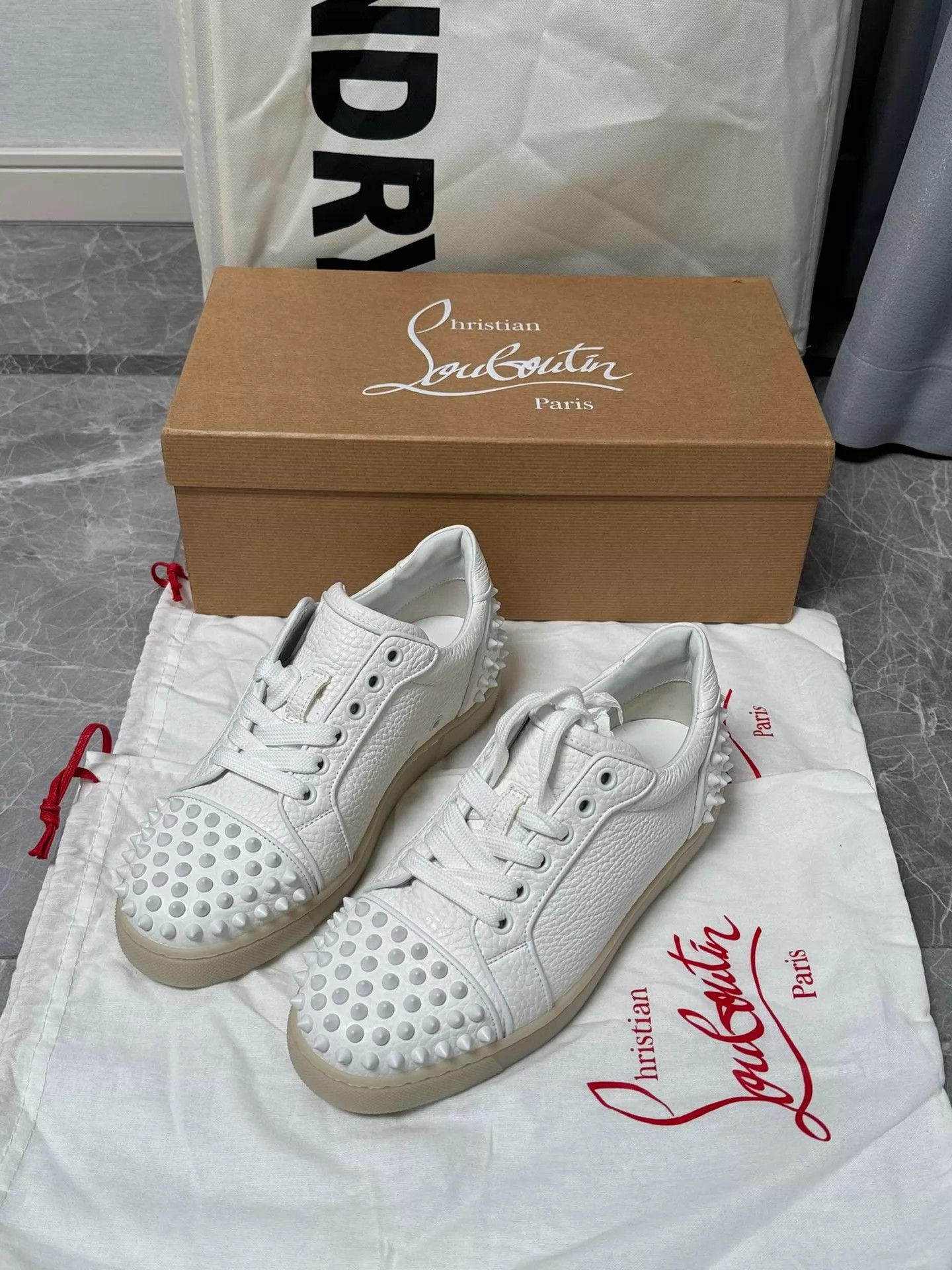 Christian Louboutin Christian Louboutin White Leather Studded 36 Sneakers Size US 5.5 / IT 35.5 - 8 Thumbnail
