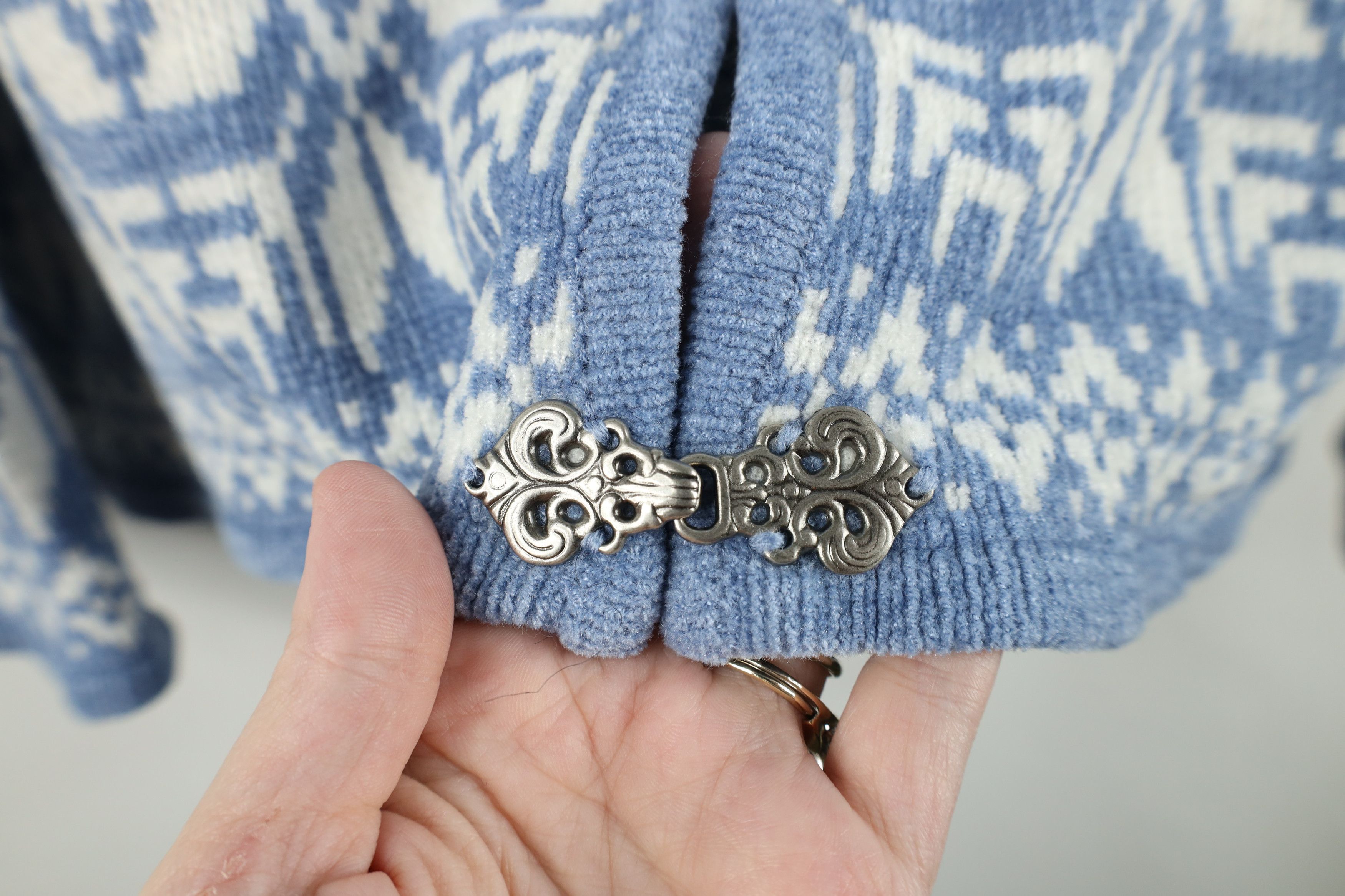 Vintage Vintage 90s Streetwear Nordic Fleece Clasp Cardigan Sweater Size XL / US 12-14 / IT 48-50 - 4 Thumbnail