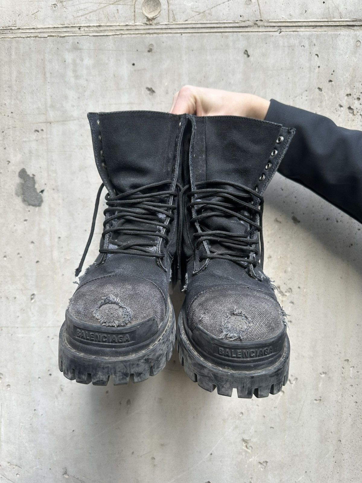 Balenciaga Balenciaga distressed strike boots Size US 7 / EU 40 - 2 Thumbnail