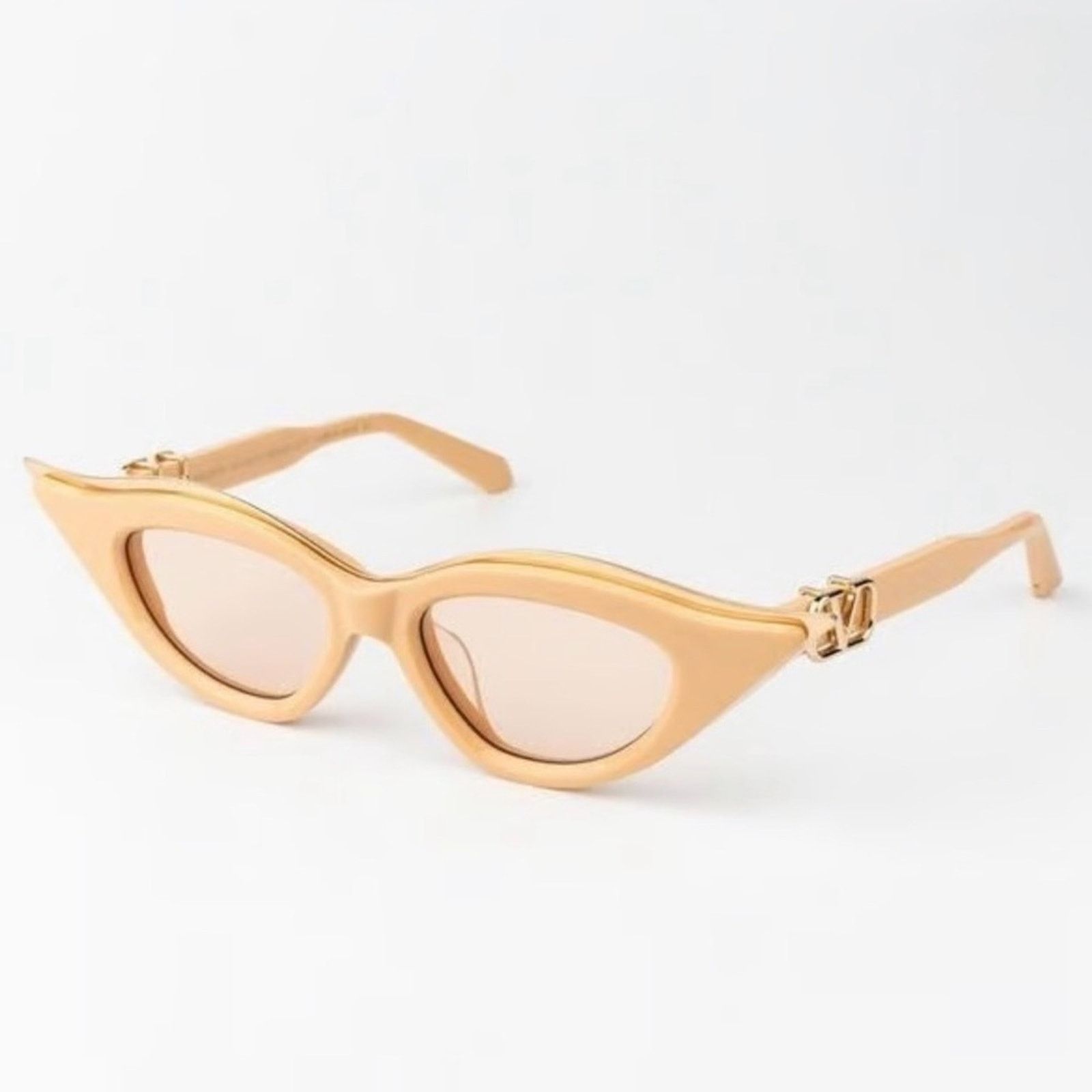 Valentino New! Valentino VLS 114C Stylish Beige Sunglasses, Authentic Size ONE SIZE - 1 Thumbnail