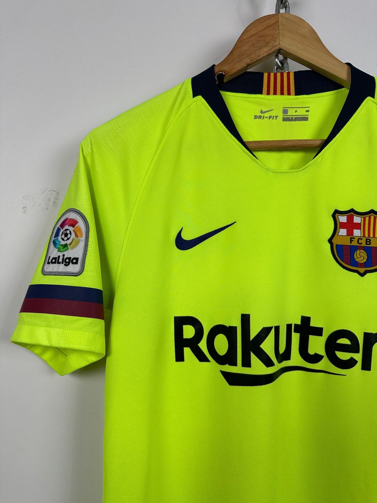 Nike 2018/19 Nike Barcelona Away Soccer Jersey Size US S / EU 44-46 / 1 - 4 Thumbnail