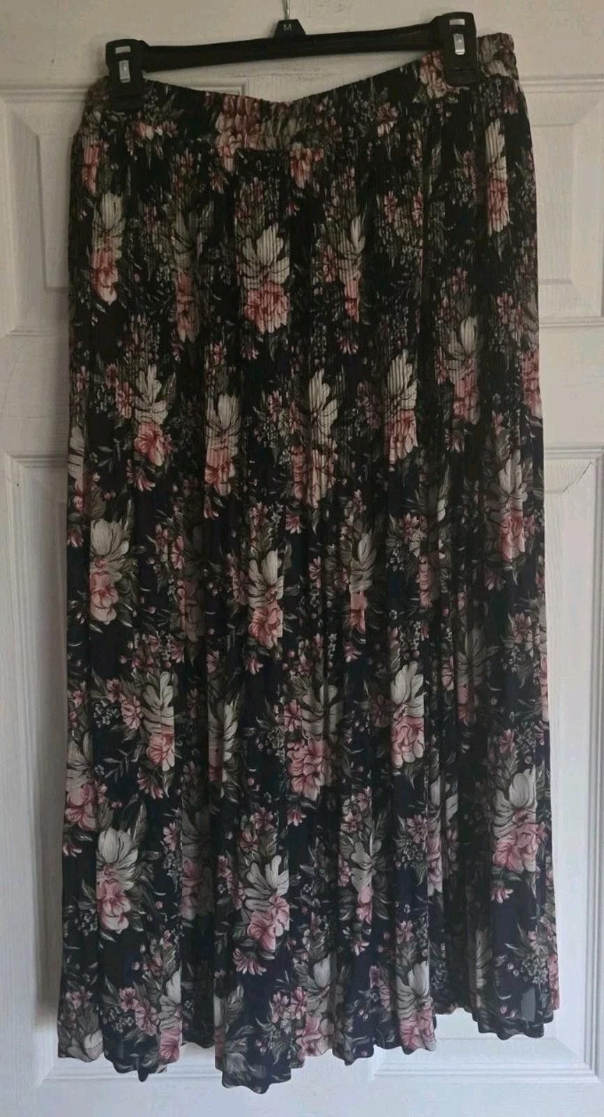 Other Sag Harbor Navy Pink Floral Pull-on Pleated Skirt Womens Lar Size 36" / US 14 / IT 50 - 2 Thumbnail
