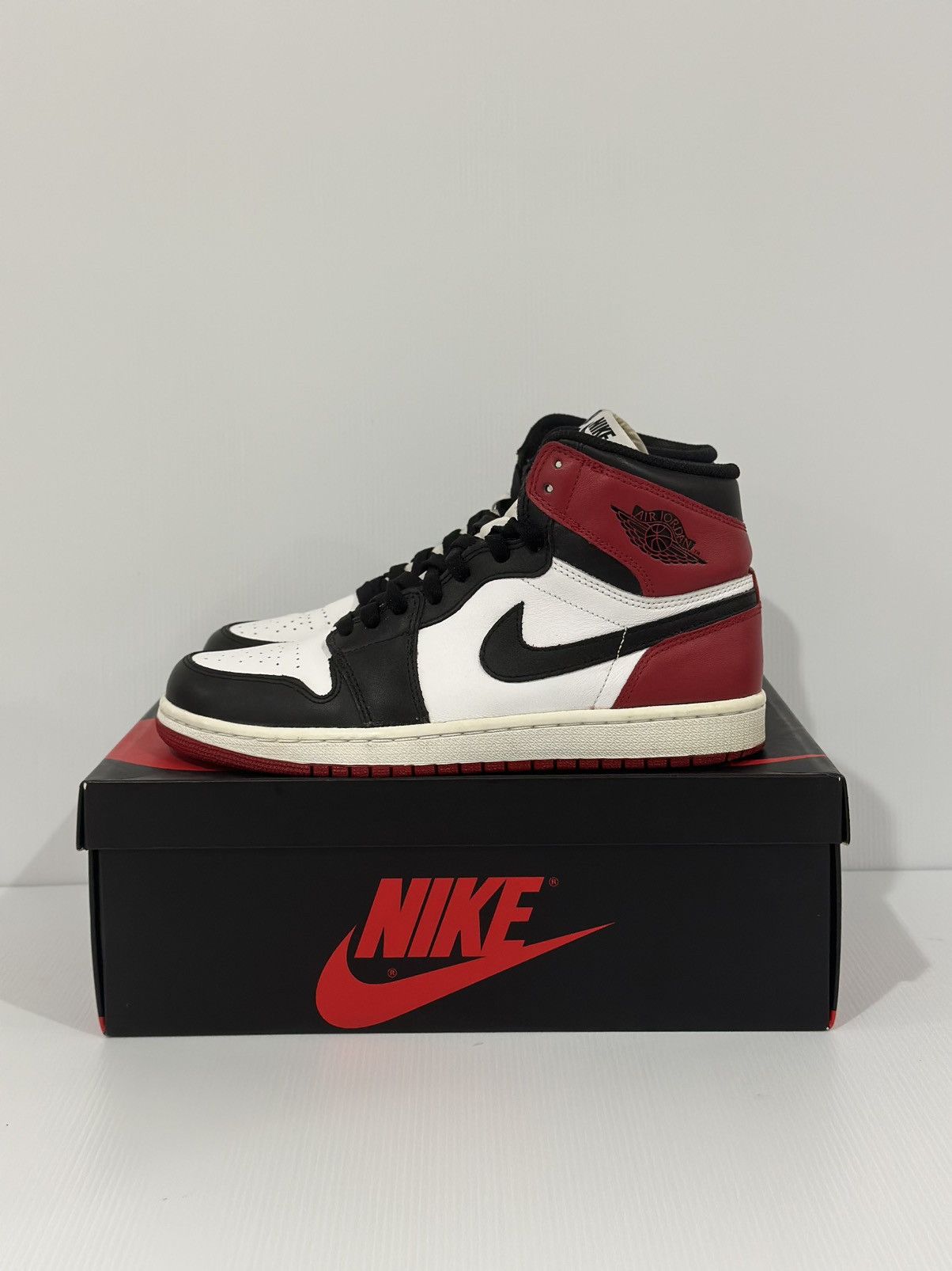 Nike Jordan 1 Retro Black Toe (2013) Size US 8 / EU 41 - 4 Thumbnail