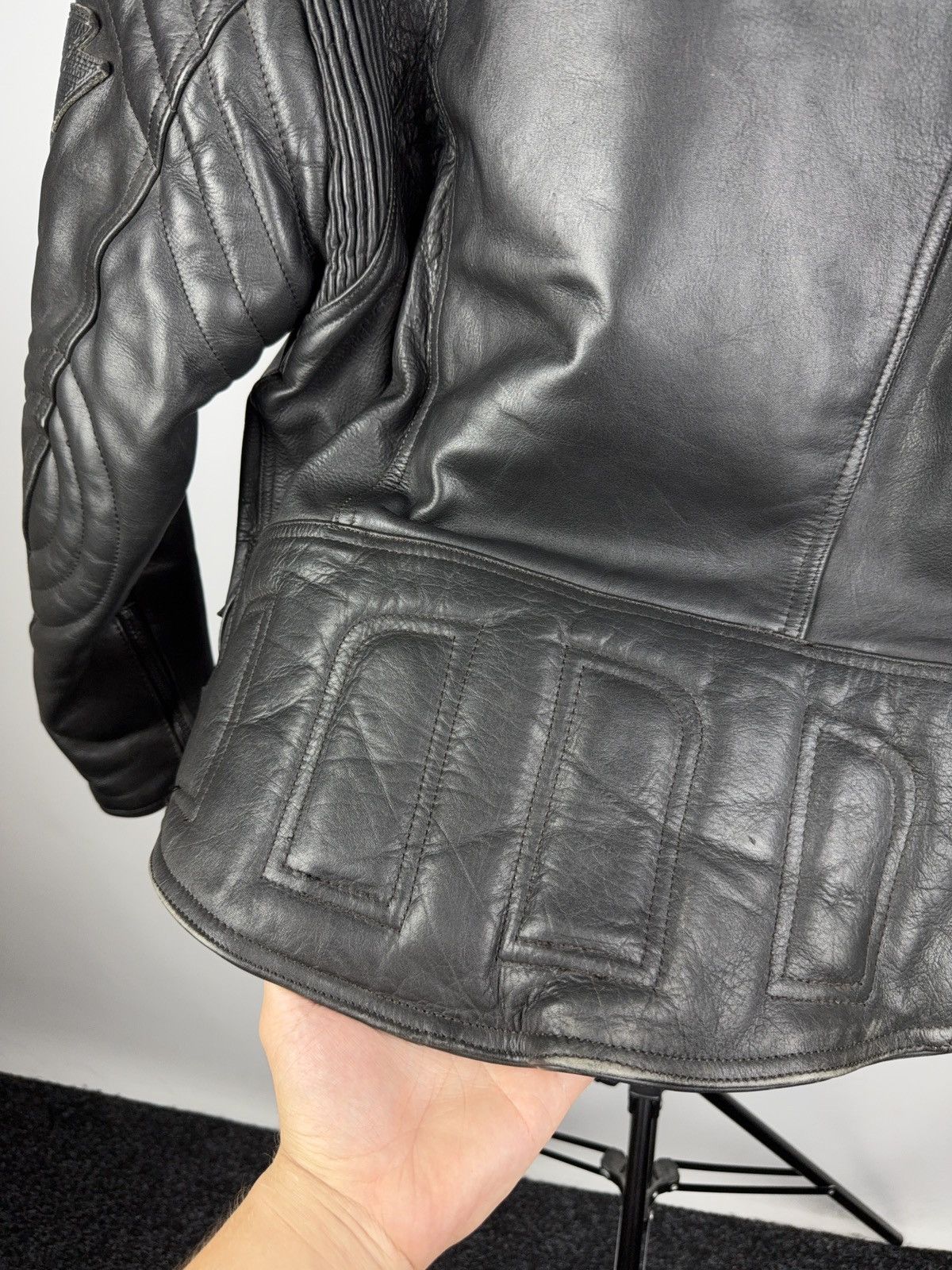 Leather Vntg 00s AKITO Heavy Leather Racing MOTO Bomber Jacket Punk Size US L / EU 52-54 / 3 - 16 Thumbnail