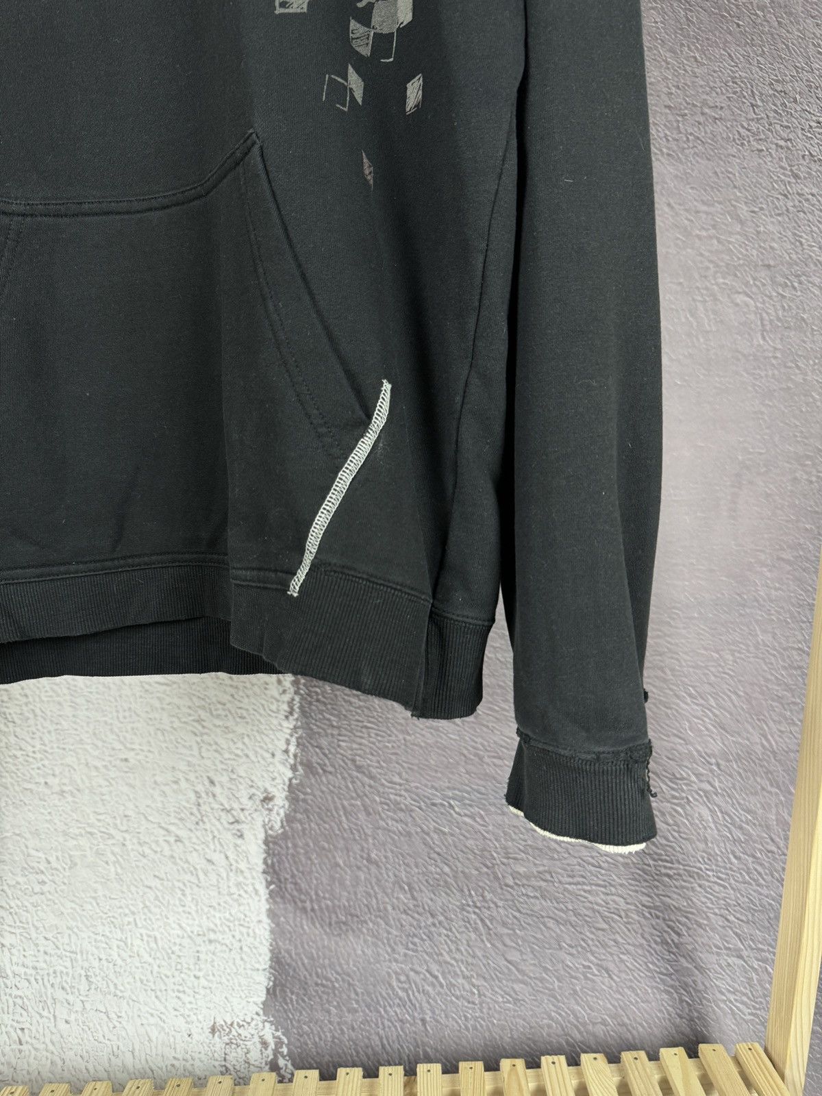 Rip Curl Rip Curl vintage big logo trashed distressed big logo hoodie Size US L / EU 52-54 / 3 - 7 Thumbnail