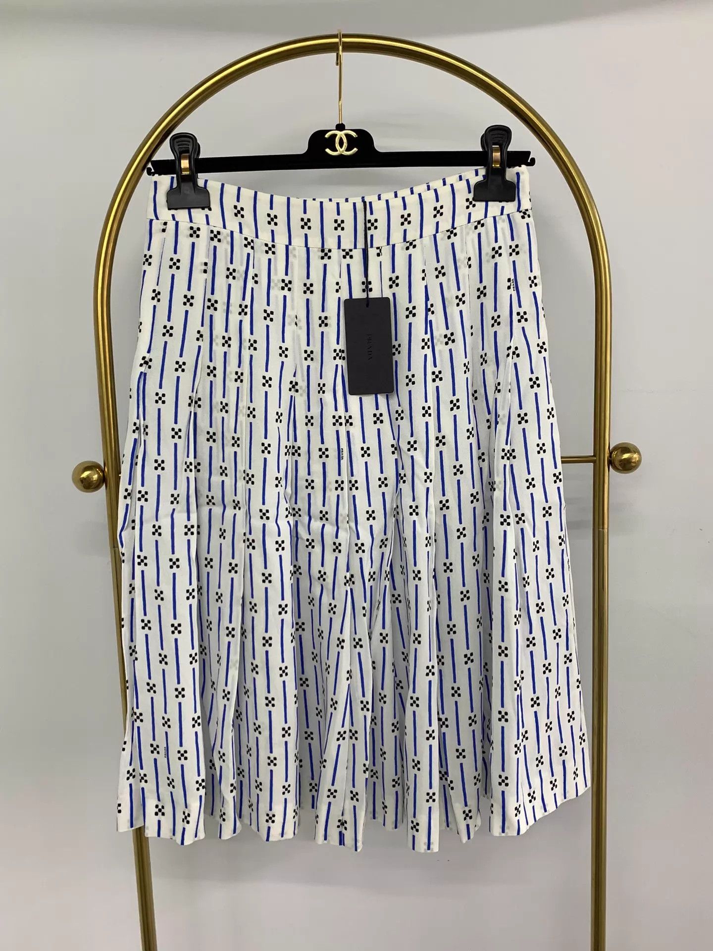 Prada Prada women's blue and white print skirt IT 40 Size 27" / US 4 / IT 40 - 1 Thumbnail
