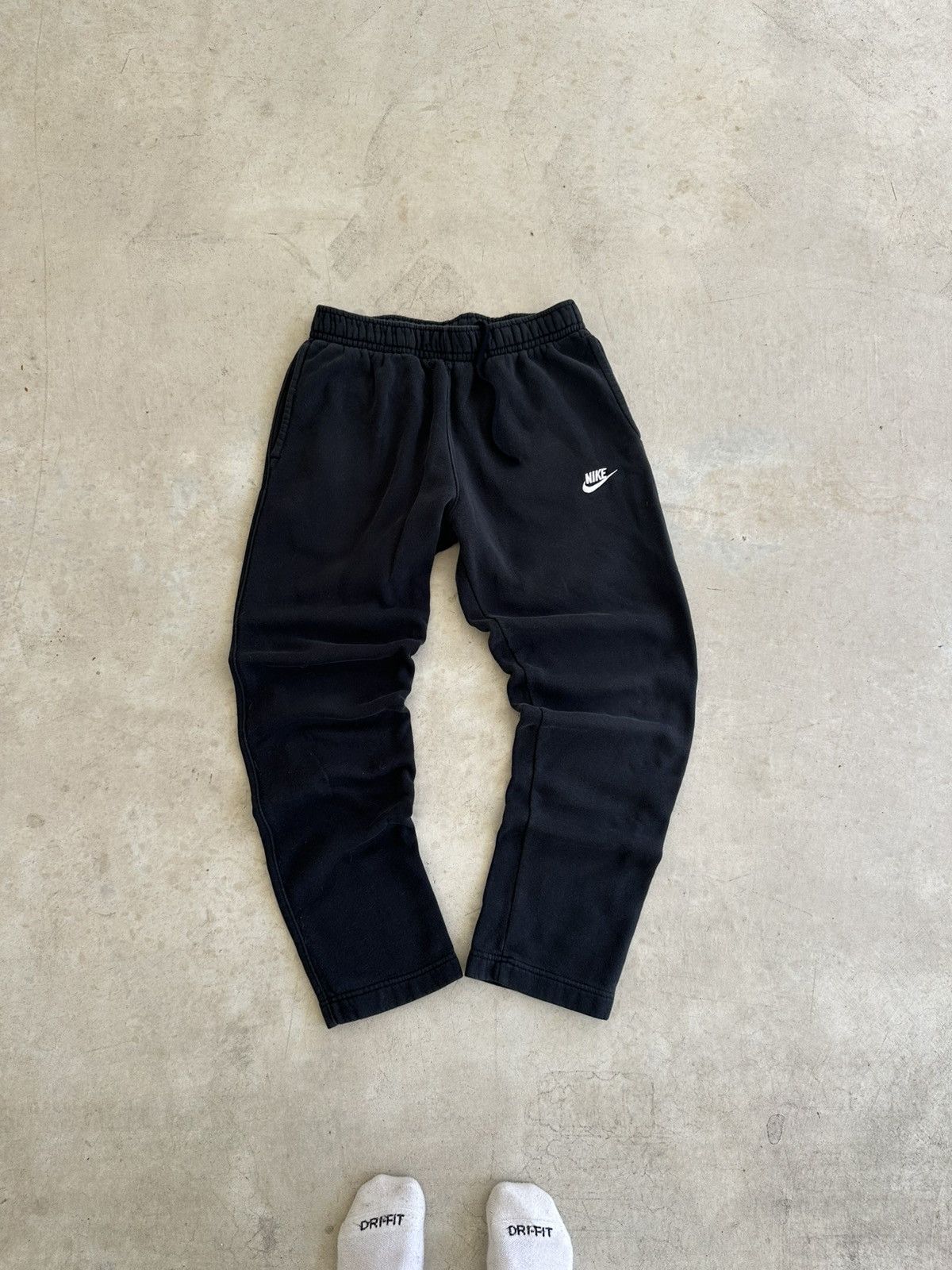 Nike Vintage Nike Sweatpants Size US 30 / EU 46 - 1 Thumbnail