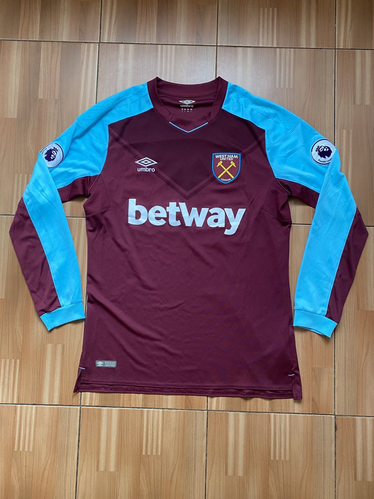Umbro Umbro West Ham United L/S Home Football Shirt 2017/18 Size US L / EU 52-54 / 3 - 1 Thumbnail