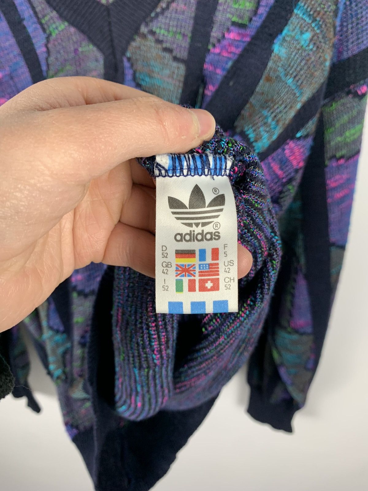 Adidas Vintage Adidas 3D Knit Coloured Sweater V-Neck Size S Purple Size US S / EU 44-46 / 1 - 22 Thumbnail