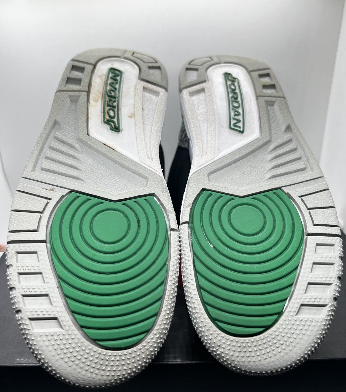 Jordan Brand Air Jordan 3 Retro Pine Green (GS) Size US 7 / EU 40 - 5 Thumbnail