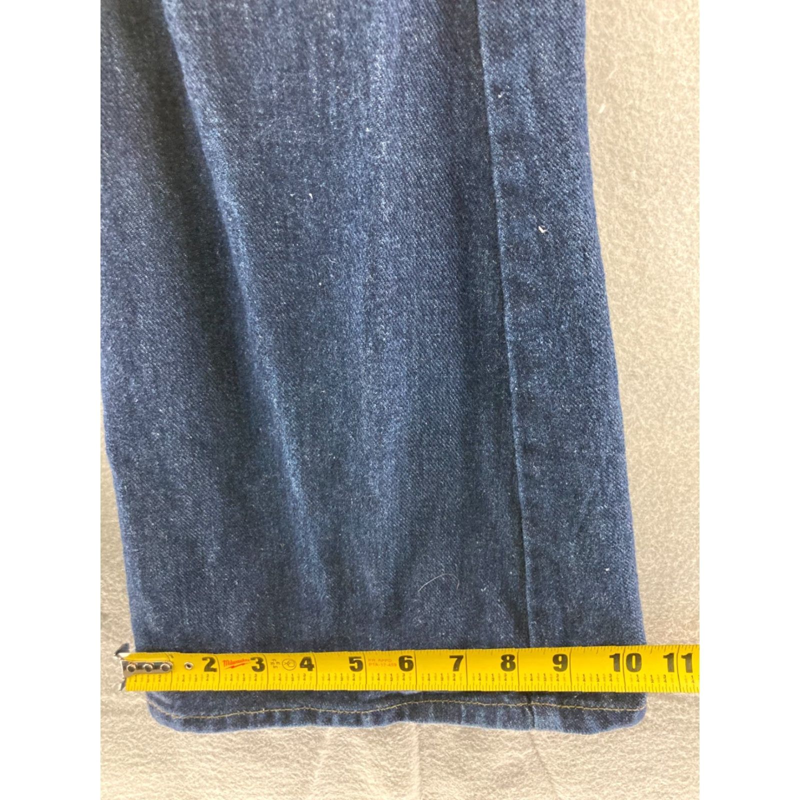 Vintage VINTAGE Mudd Jeans Women’s 5 Low Rise Flare Denim Jeans 90s Blue 100% Cotton Womens Size 5 Inseam 31" Mens/ Women? (Wait) Size 27" / US 4 / IT 40 - 6 Thumbnail