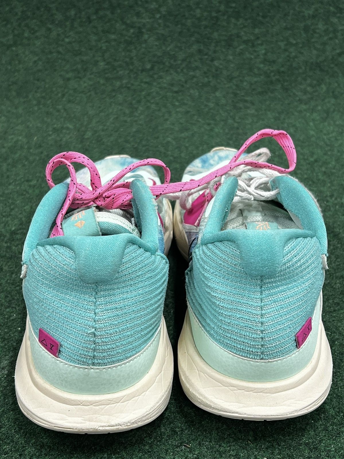 Nike 2022 Nike Kyrie Low 5 Community Size US 12 / EU 45 - 7 Thumbnail