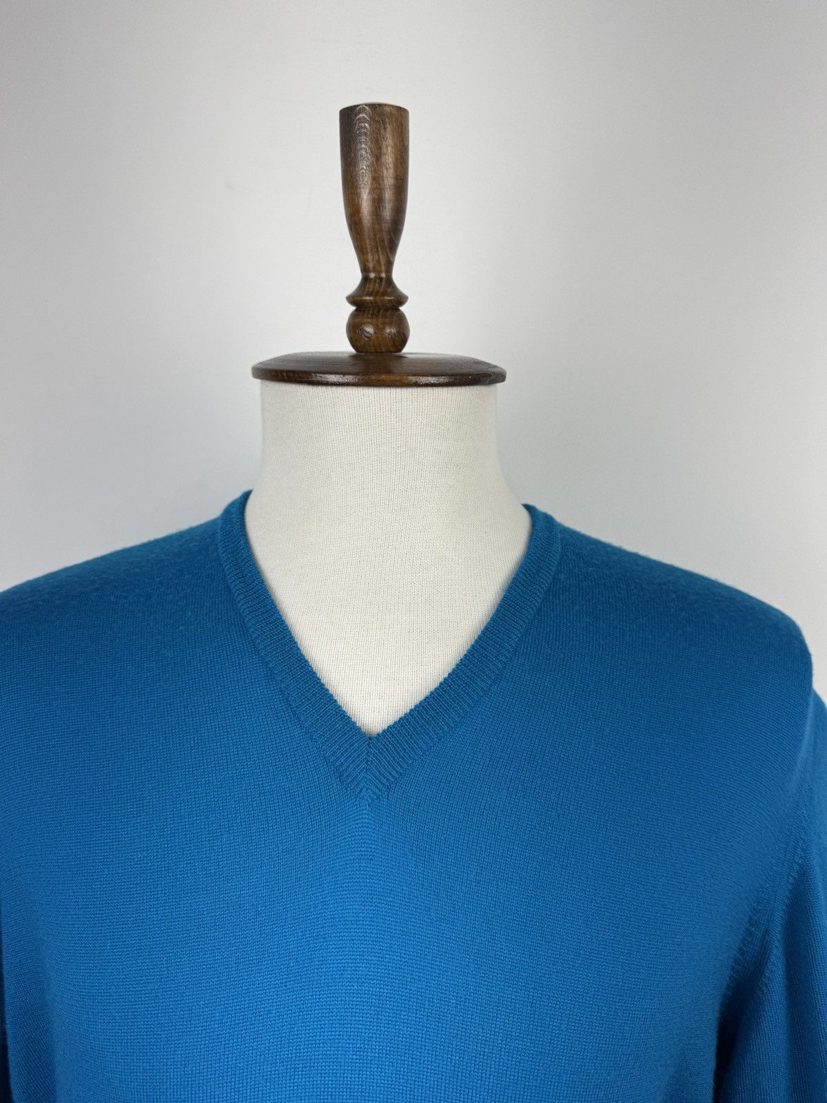 Barrie Men’s Barrie Scotland V-Neck Wool Sweater size 44 Size US XL / EU 56 / 4 - 2 Thumbnail