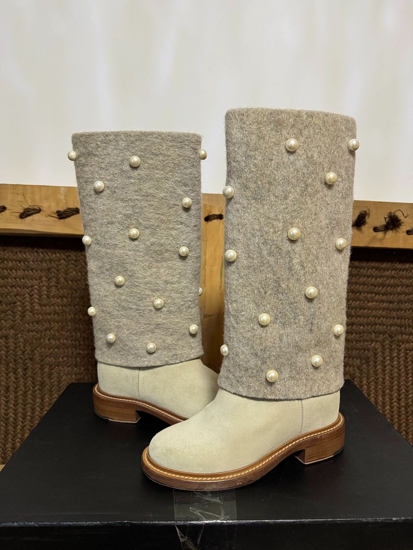 Chanel Chanel Vintage Rare Pearl Tweed Knee High Boots 36 Size US 5.5 / IT 35.5 - 4 Thumbnail