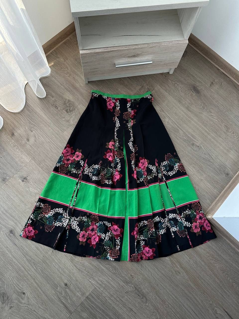 Sandro × Vintage Vintage Sandro Pleated Midi Floral Print Black Skirt Size 27" / US 4 / IT 40 - 6 Thumbnail