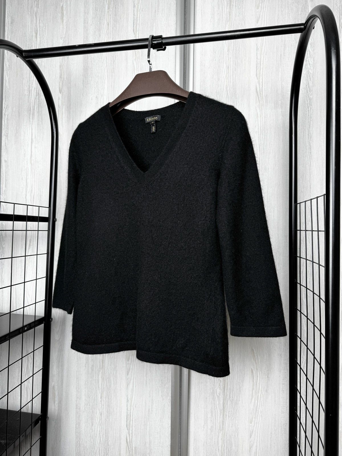 Escada Escada black pure cashmere v-neck sweater size M Size M / US 6-8 / IT 42-44 - 5 Thumbnail