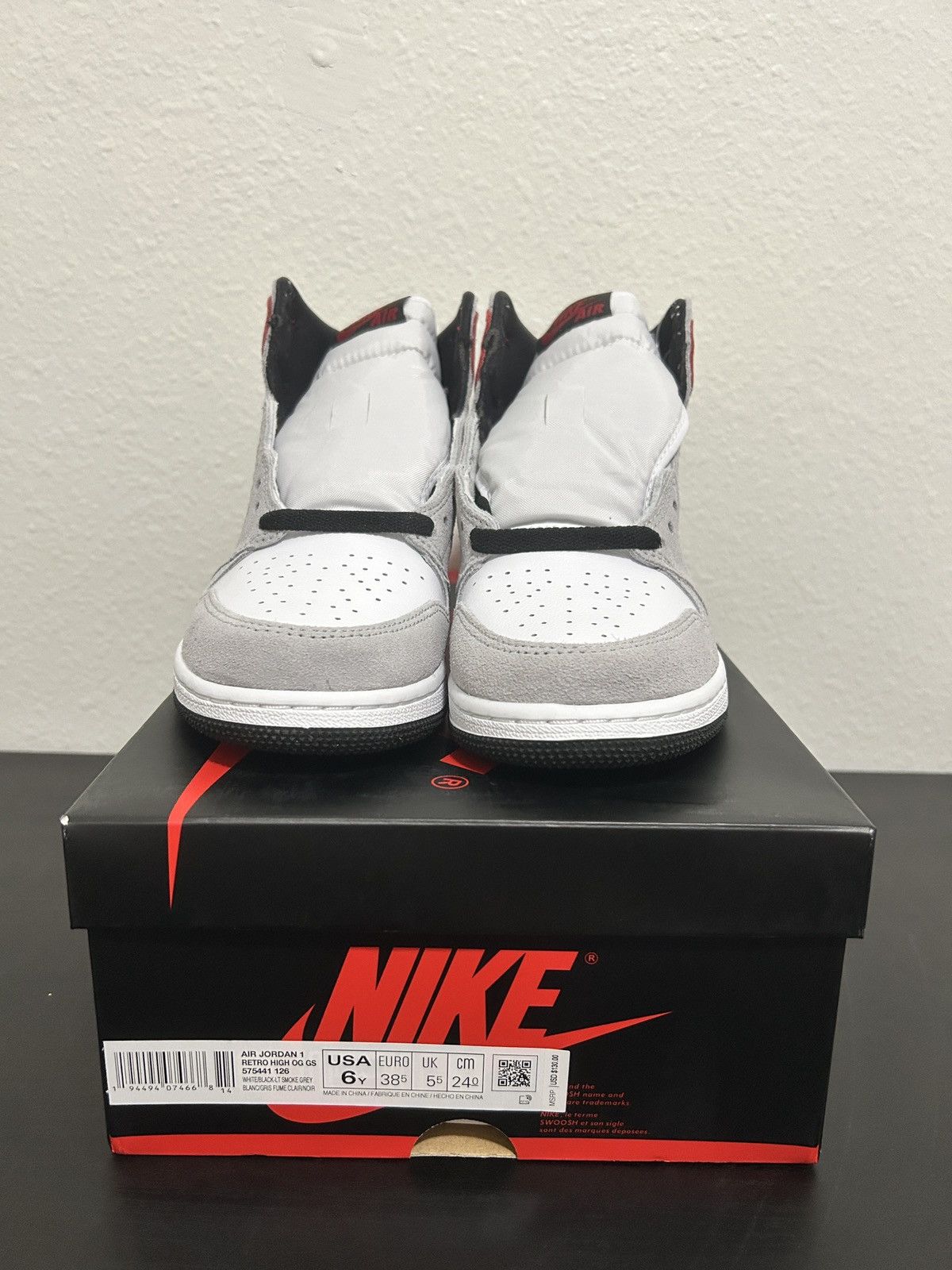 Jordan Brand Jordan 1 High Smoke Grey Size US 6 / EU 39 - 4 Thumbnail