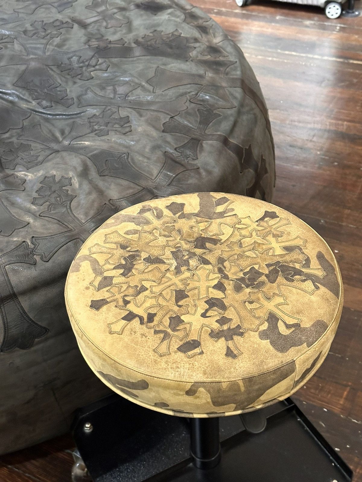 Chrome Hearts CHROME HEARTS CAMO CROSS PATCH CHAIR Size ONE SIZE - 5 Thumbnail