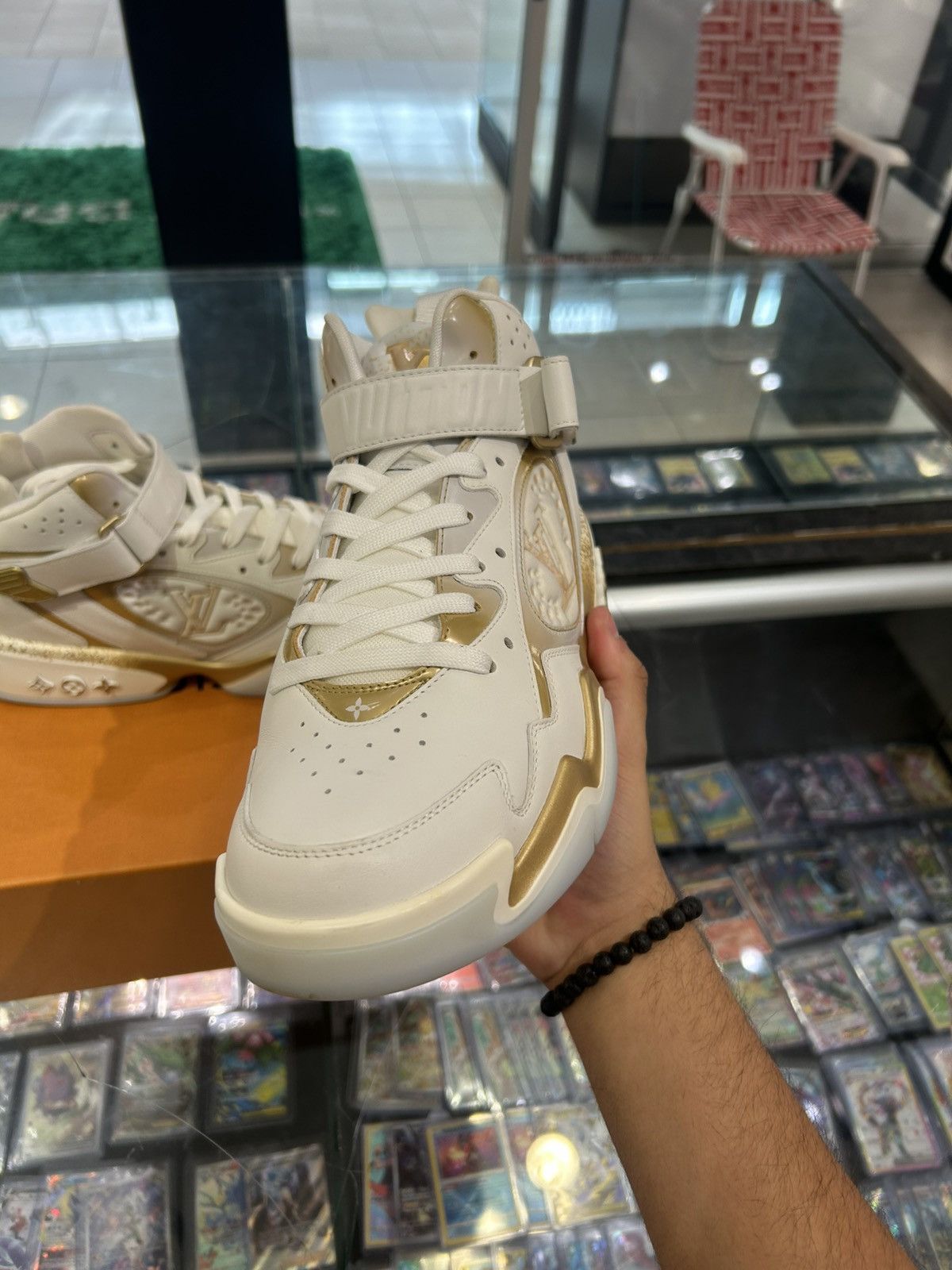 Louis Vuitton Louis vuitton trainer 2 white gold Size US 8.5 / EU 41-42 - 3 Thumbnail