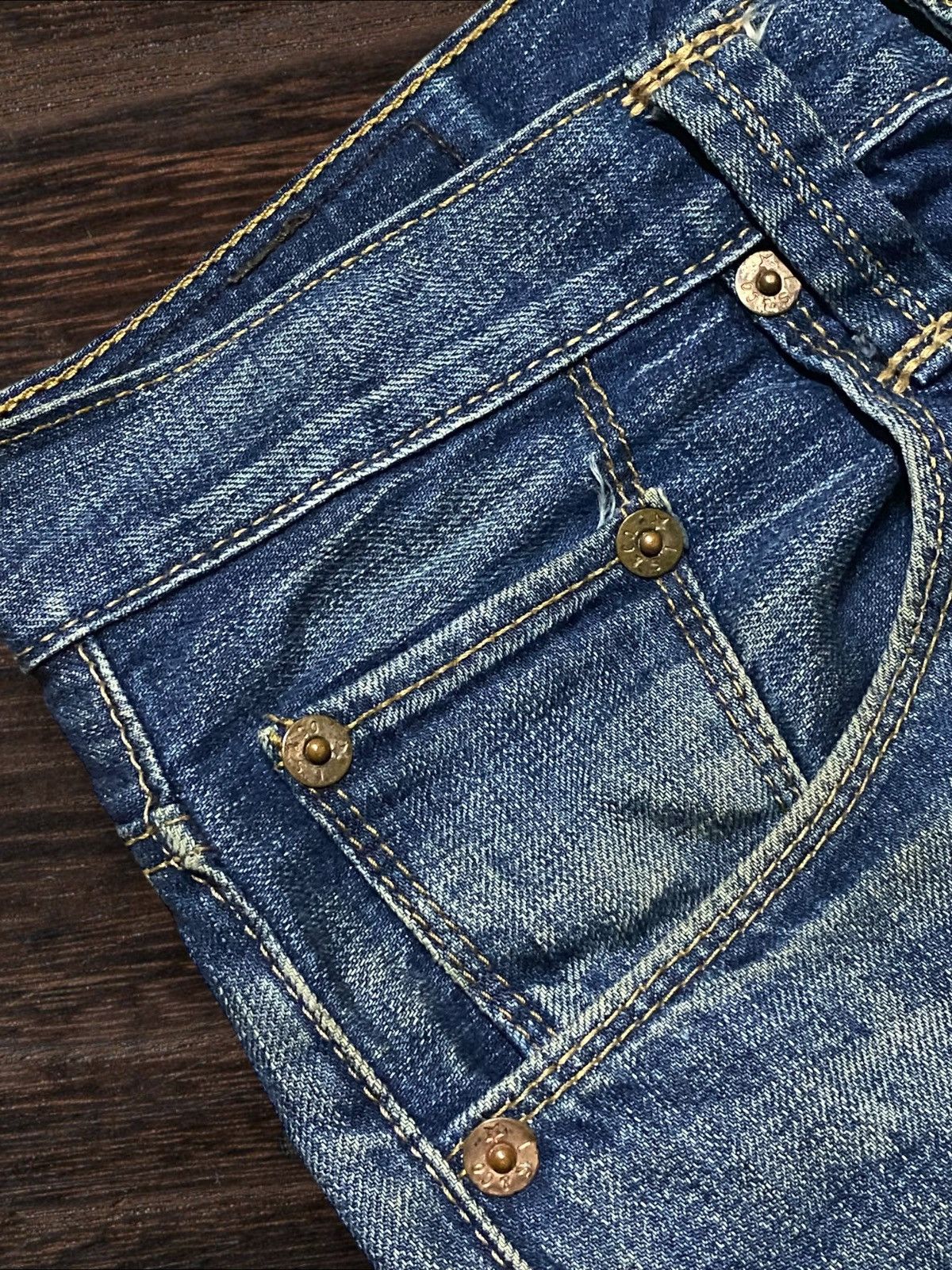 Levi's Vintage Levis Y2K Blue Wash Patches Distressed Loose Jeans Size US 32 / EU 48 - 9 Thumbnail