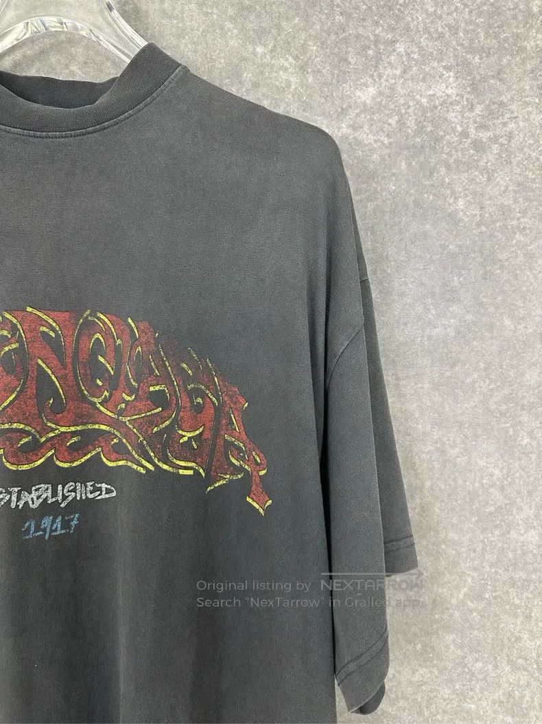 Balenciaga Balenciaga Distressed Printed Logo Short Sleeve Size US M / EU 48-50 / 2 - 5 Thumbnail