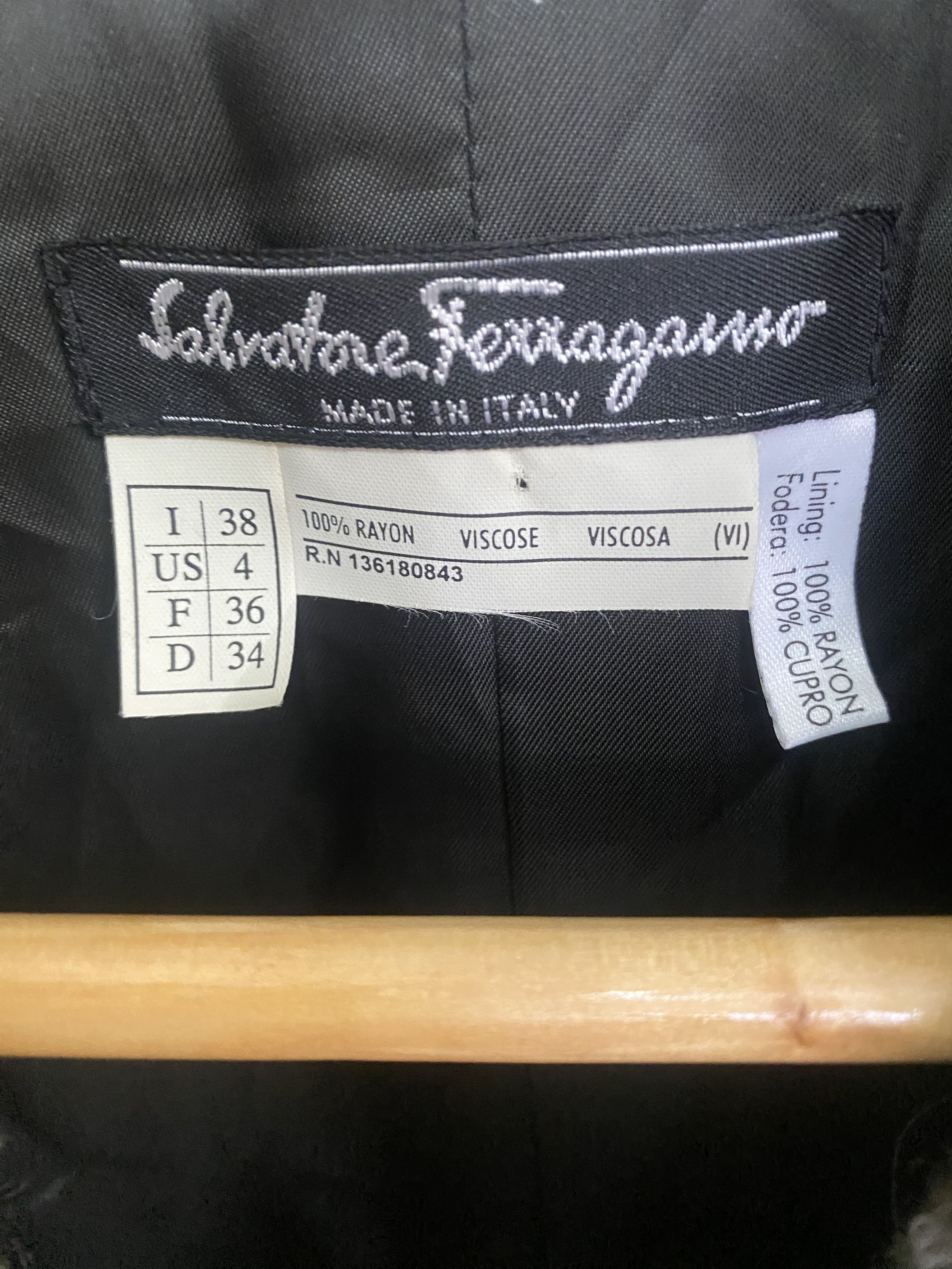 Salvatore Ferragamo Salvatore Ferragamo Floral Rayon Zipper Jacket Size XS / US 0-2 / IT 36-38 - 5 Thumbnail